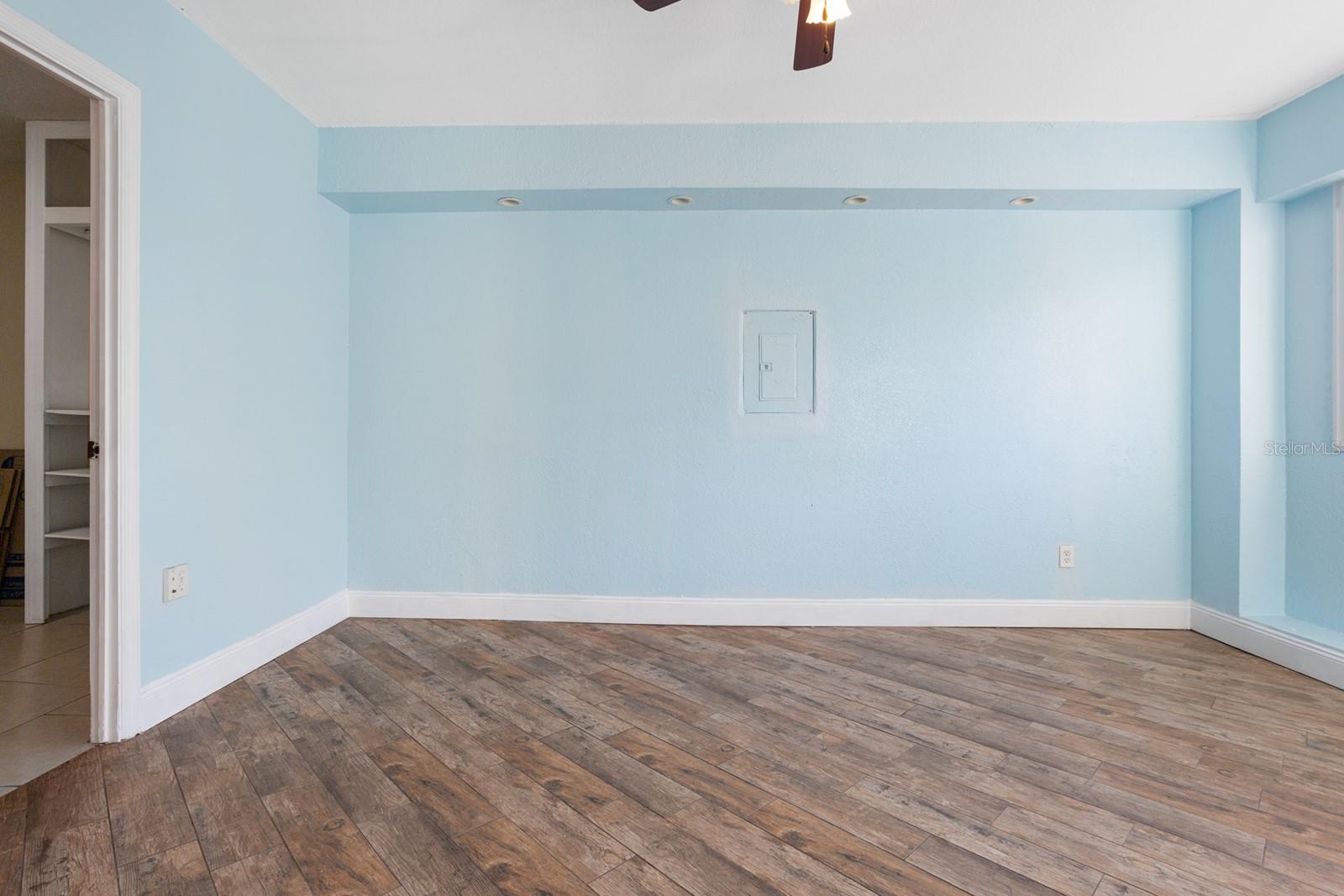 LADY LAKE APRIL HILLS - Residential