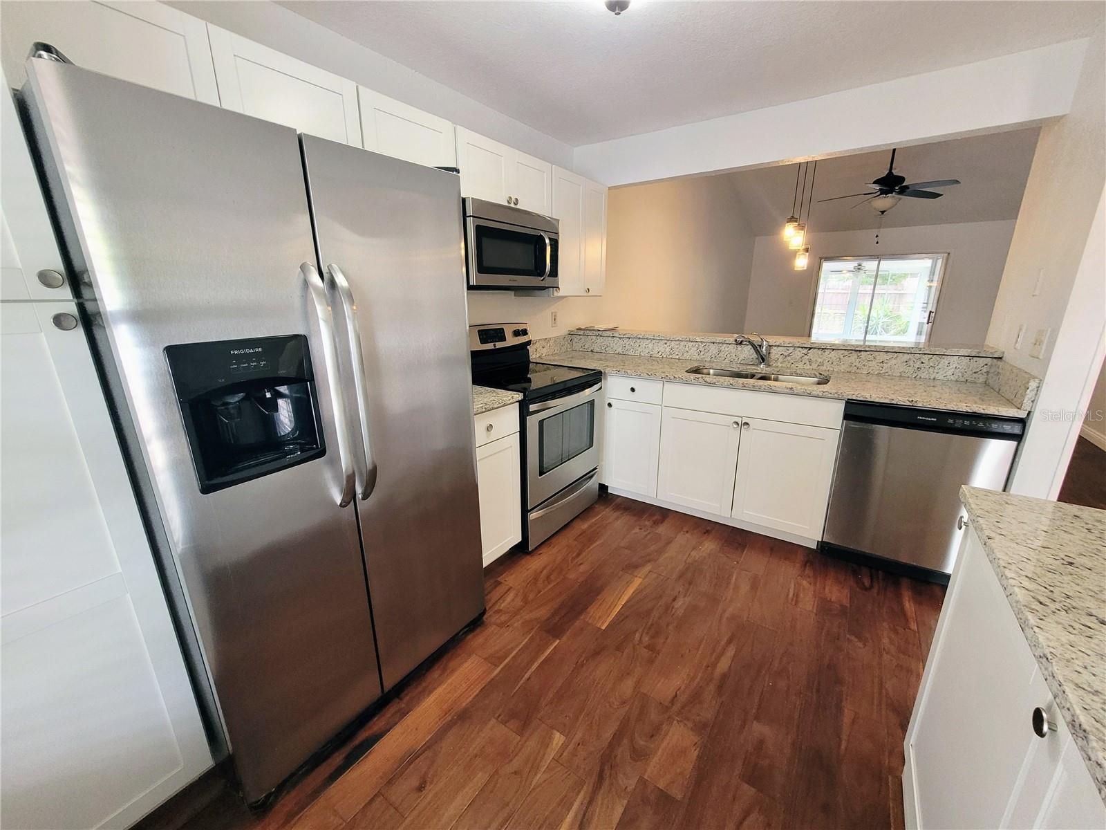 BAY TOWNE - Residential