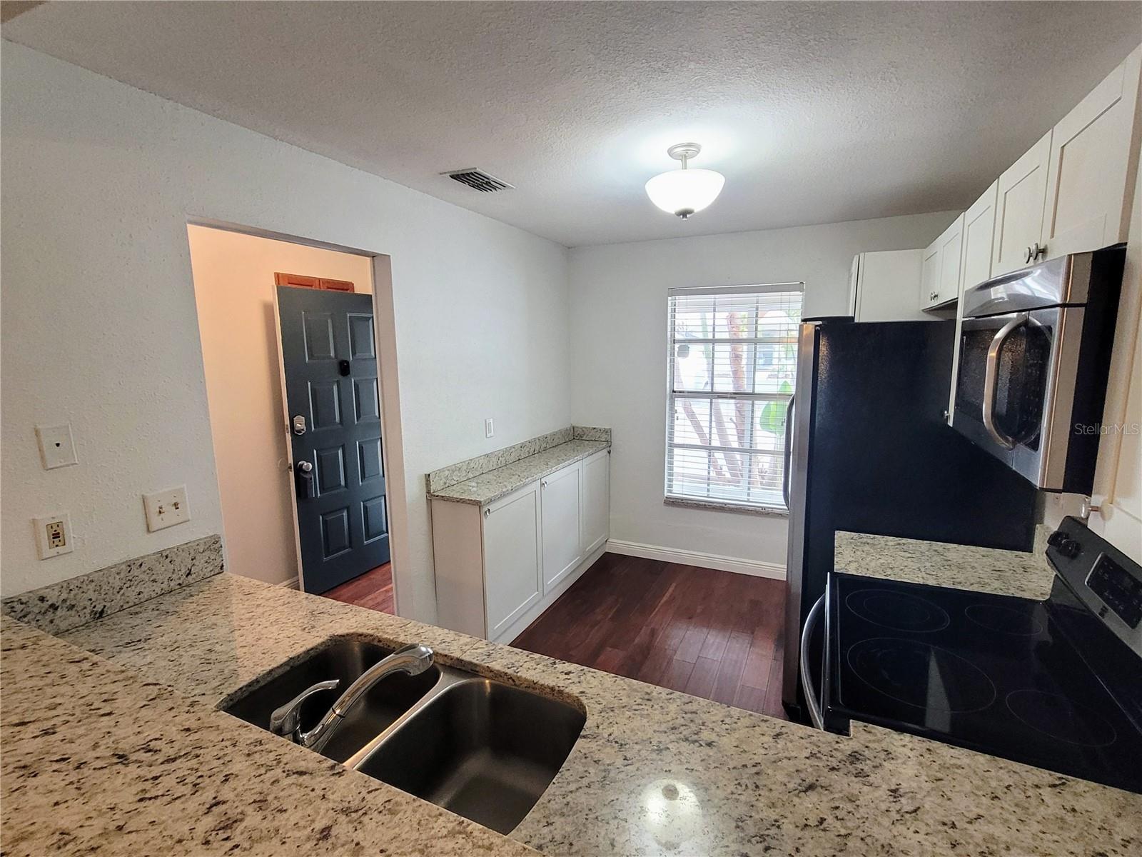 BAY TOWNE - Residential