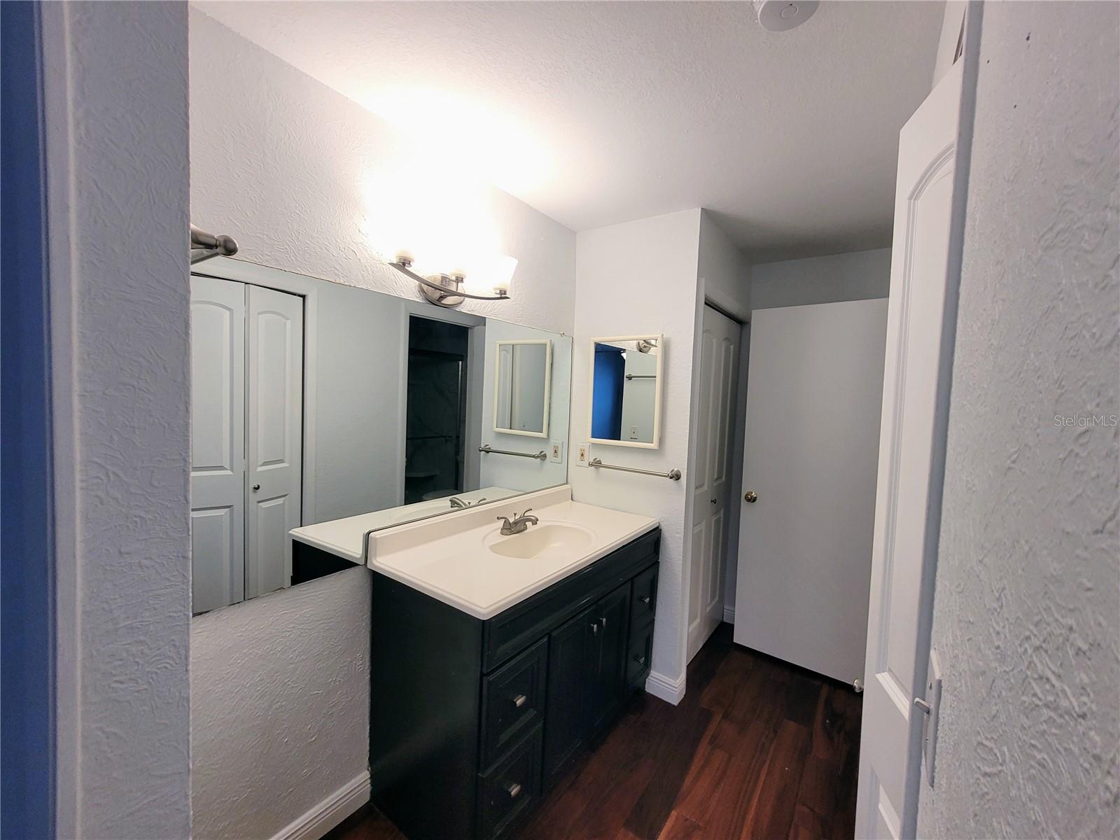 BAY TOWNE - Residential