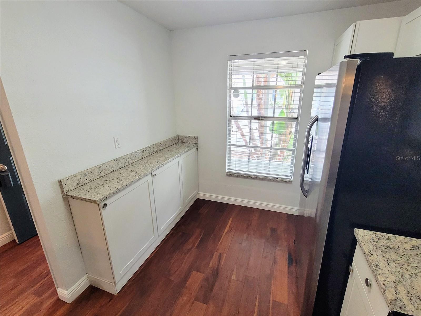 BAY TOWNE - Residential