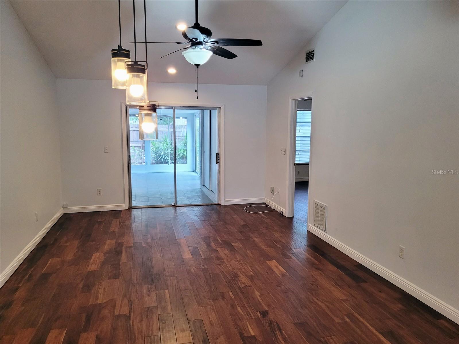 BAY TOWNE - Residential