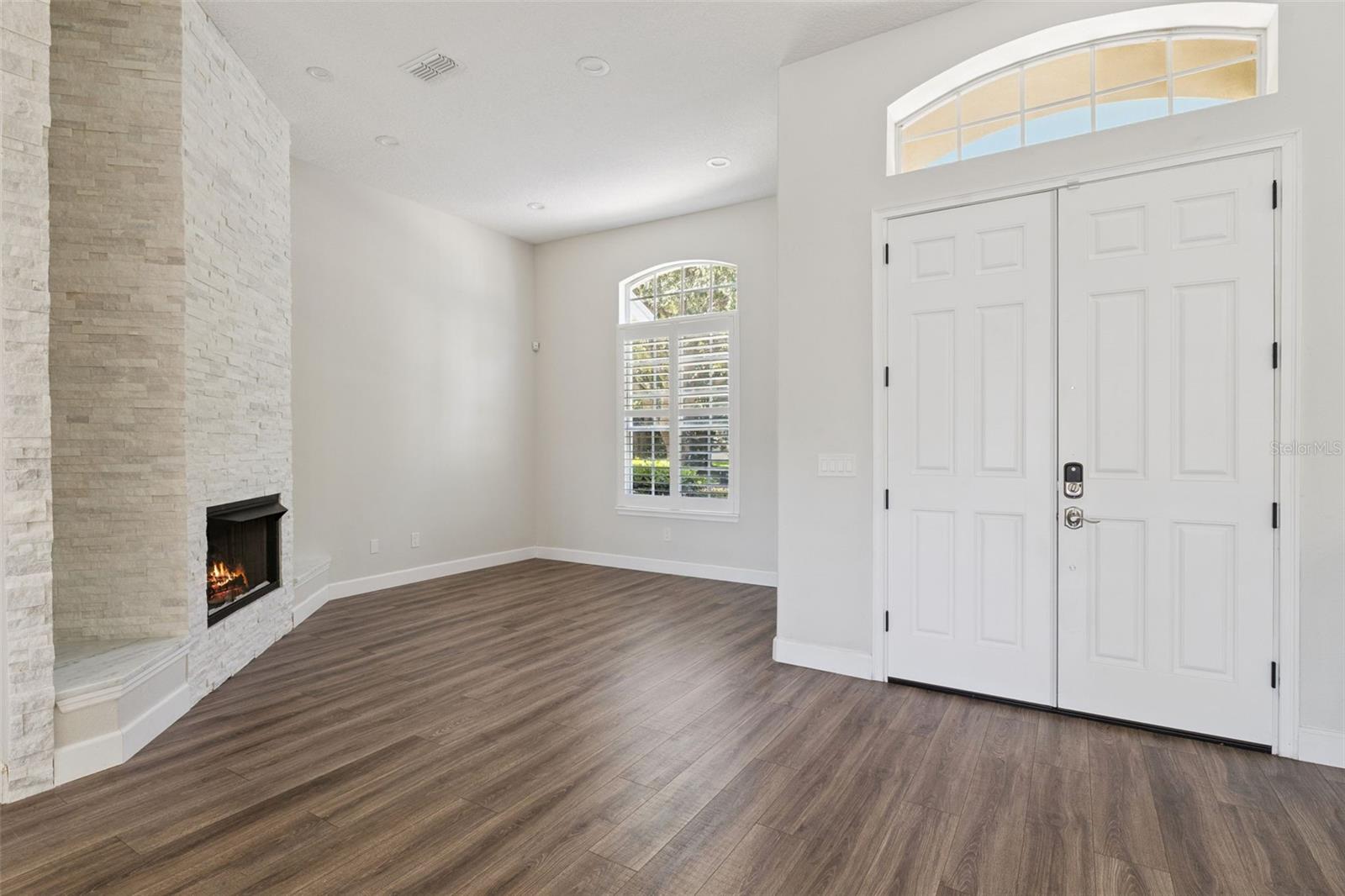 457 CHINAHILL COURT