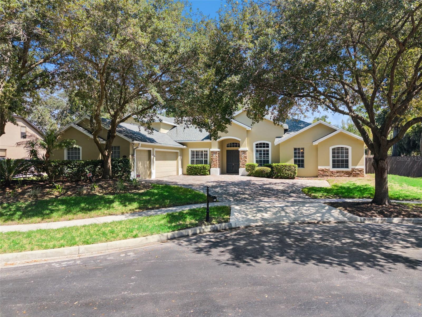 457 CHINAHILL COURT