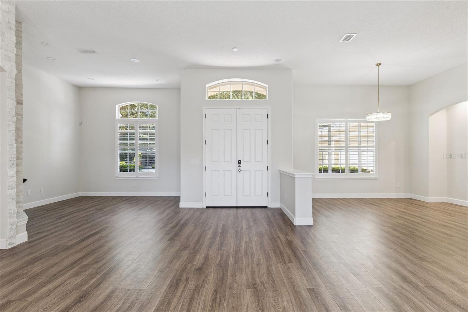 457 CHINAHILL COURT