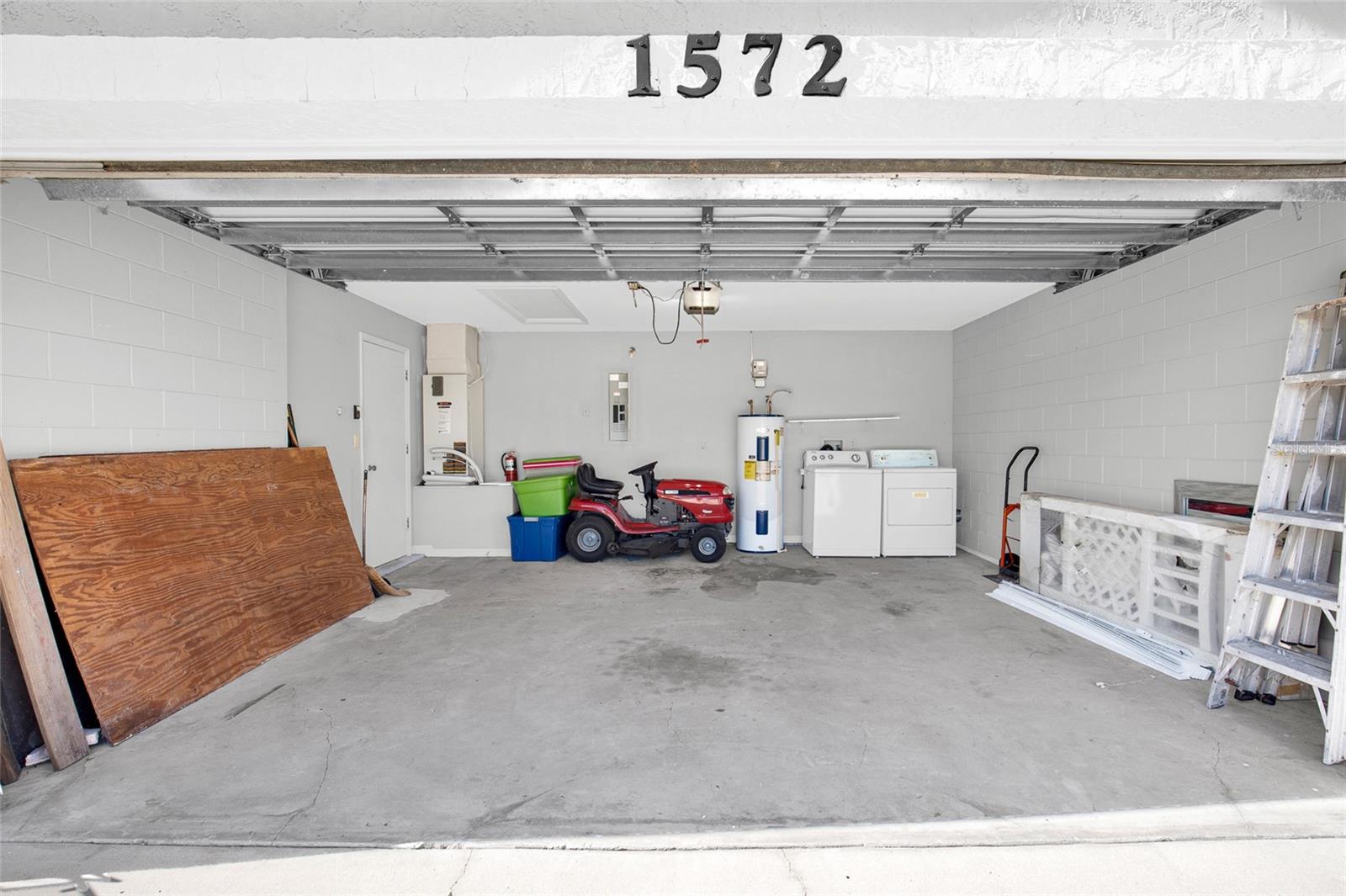 DELTONA LAKES - Residential