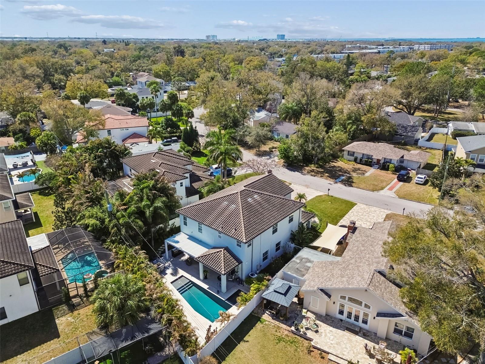 VIRGINIA PARK / MARYLAND MANOR AREA - Residential