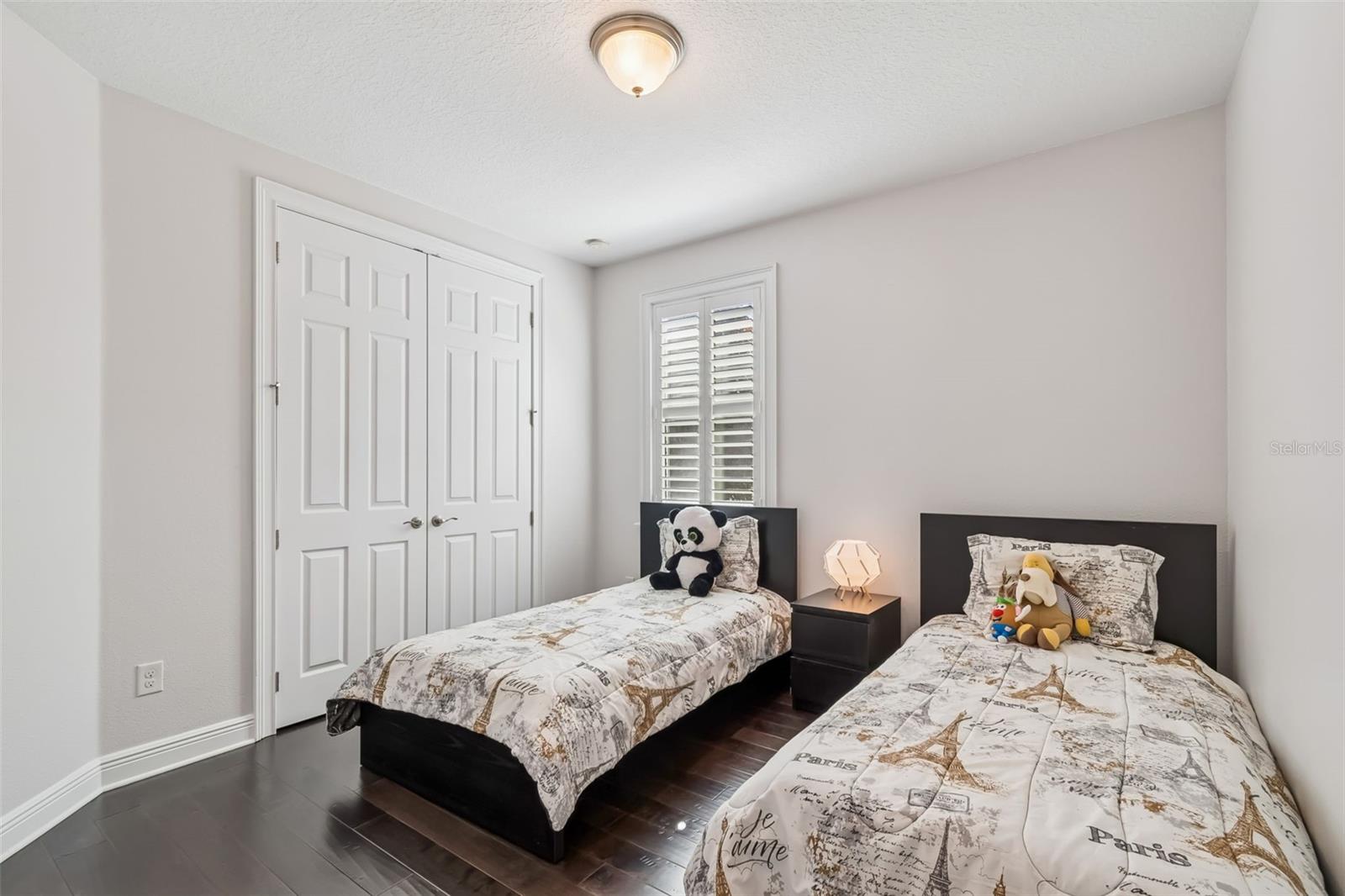 VIRGINIA PARK / MARYLAND MANOR AREA - Residential