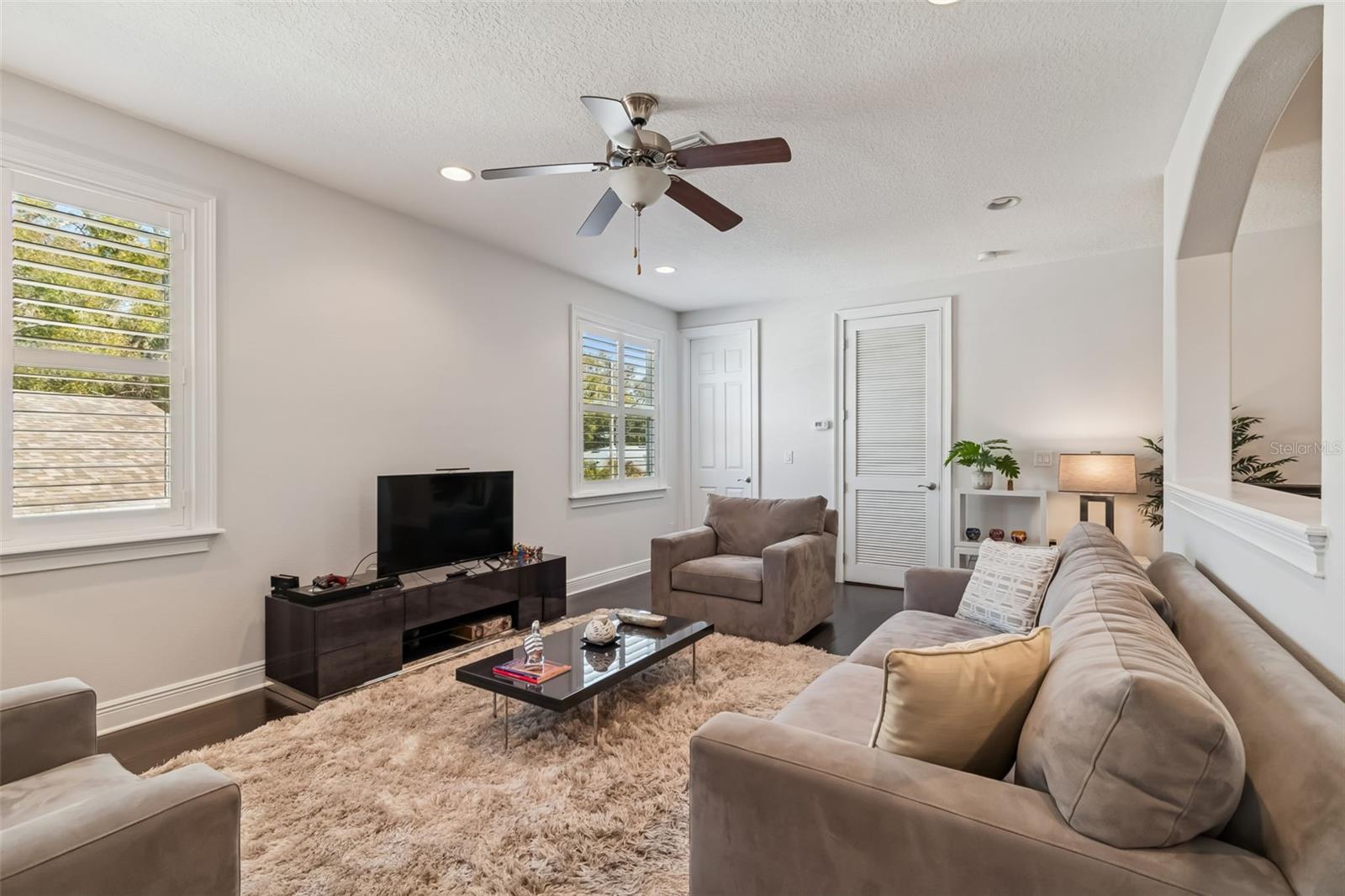 VIRGINIA PARK / MARYLAND MANOR AREA - Residential