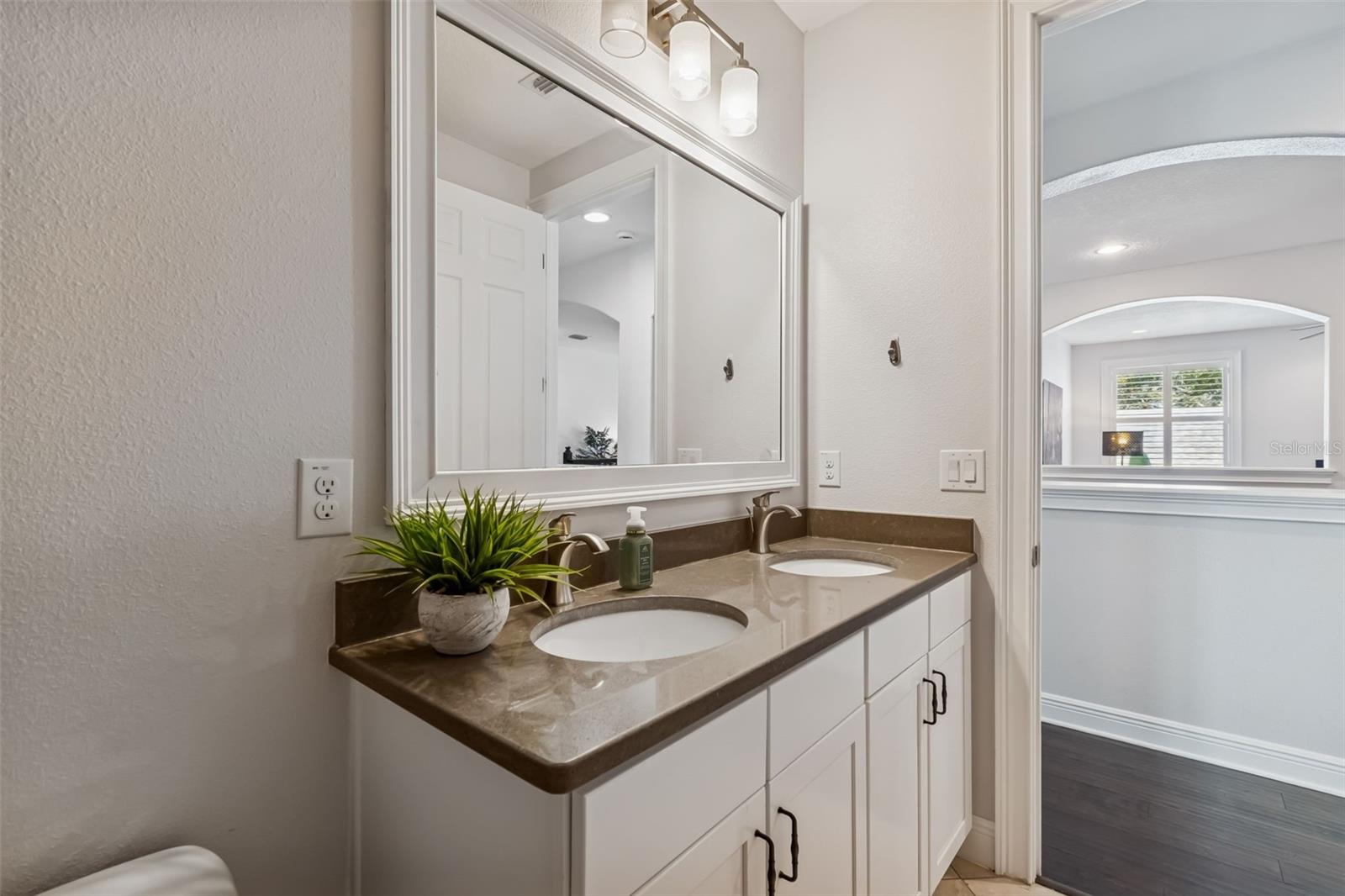 VIRGINIA PARK / MARYLAND MANOR AREA - Residential