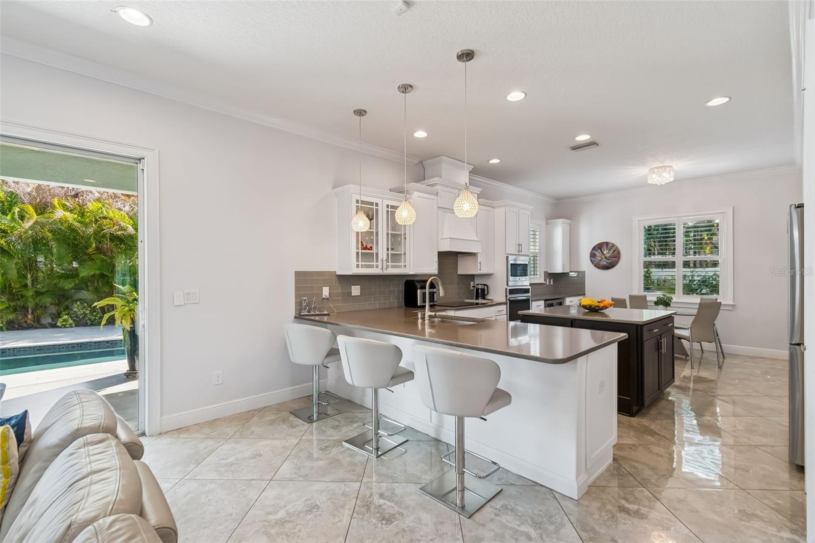 VIRGINIA PARK / MARYLAND MANOR AREA - Residential