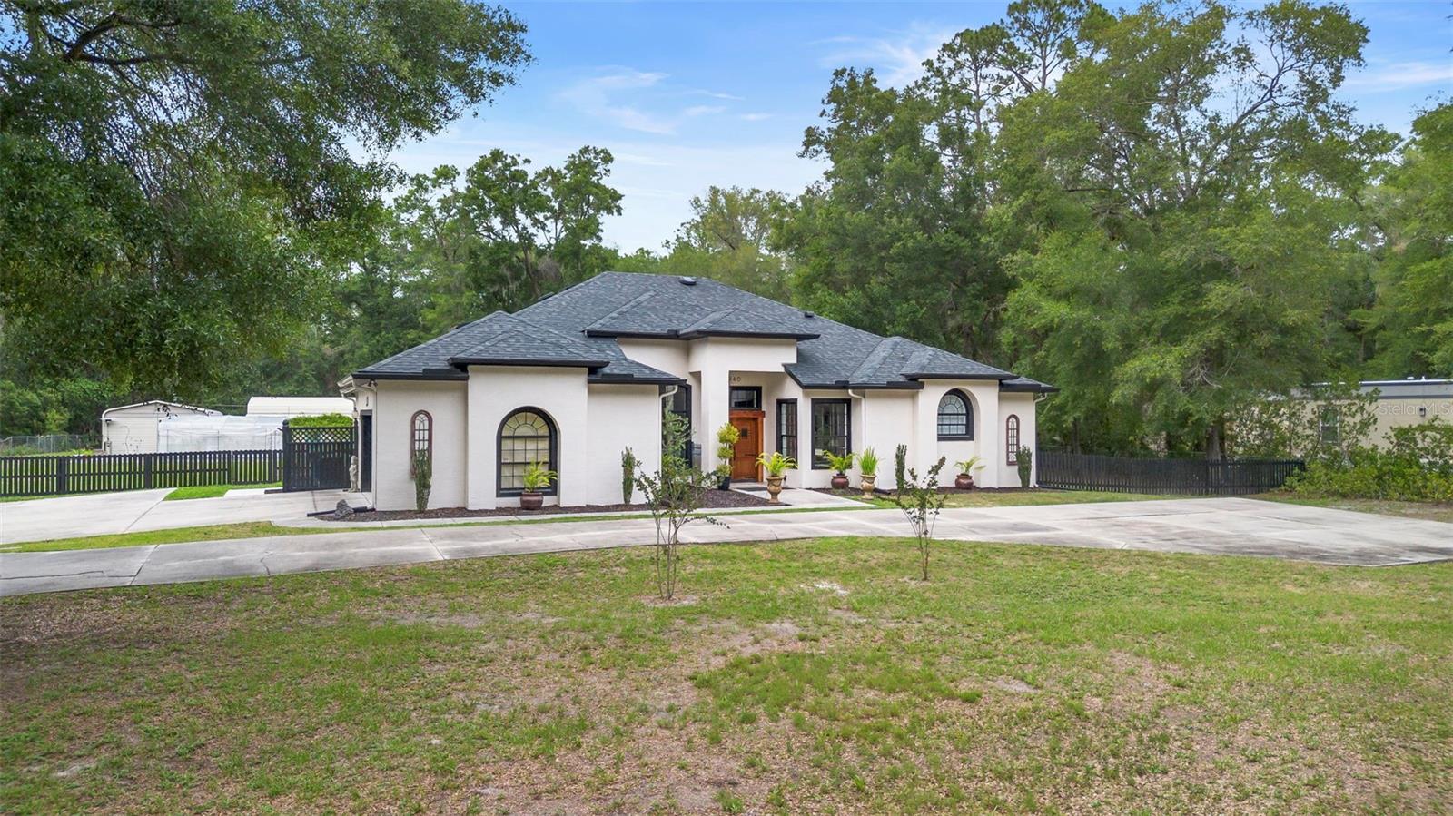 940 GLENWOOD ROAD