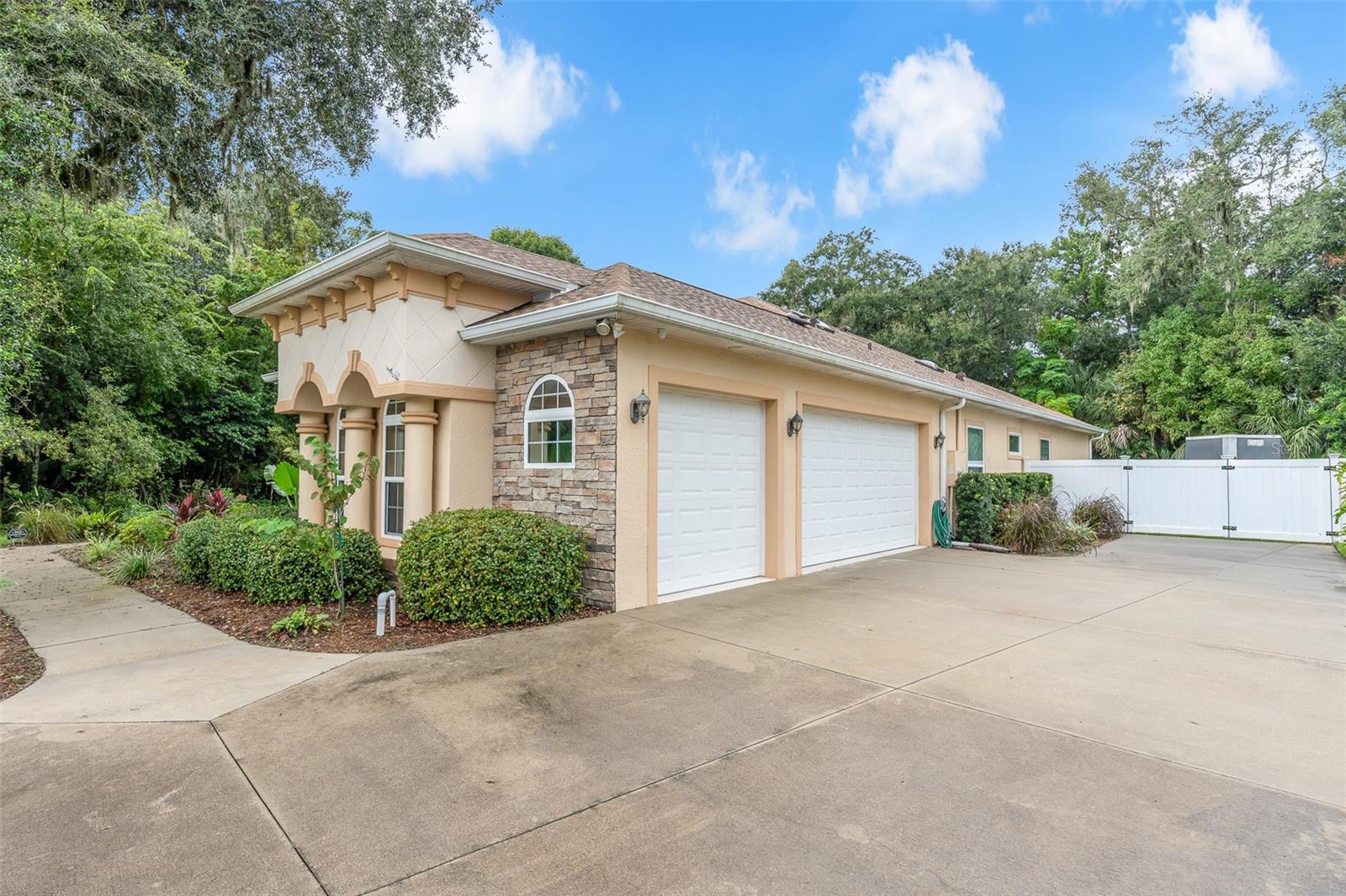 3384 COUNTRY MANOR DRIVE