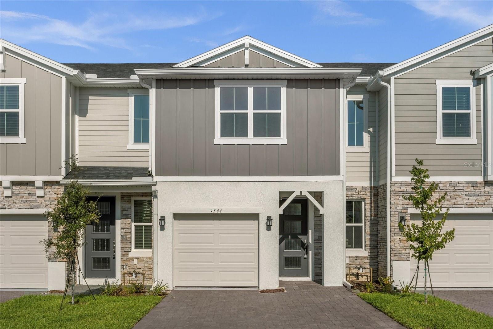 TOWNHOMES AT RIVERS EDGE - Residential Lease