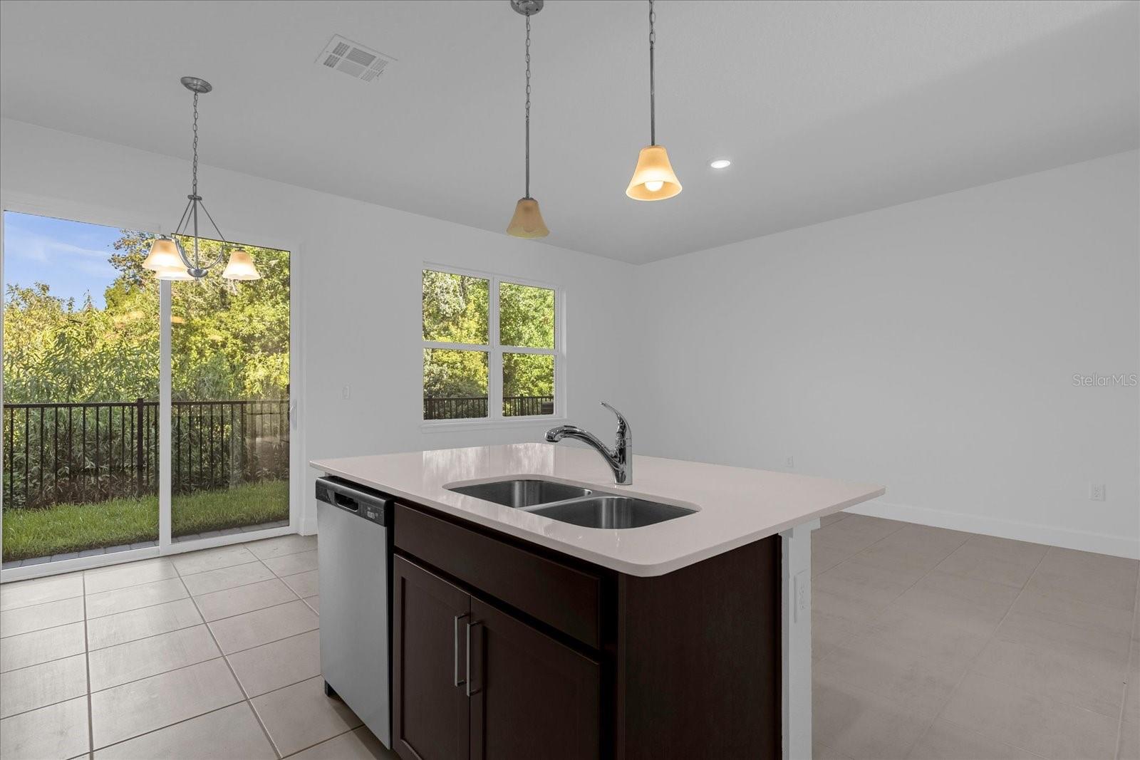 TOWNHOMES AT RIVERS EDGE - Residential Lease