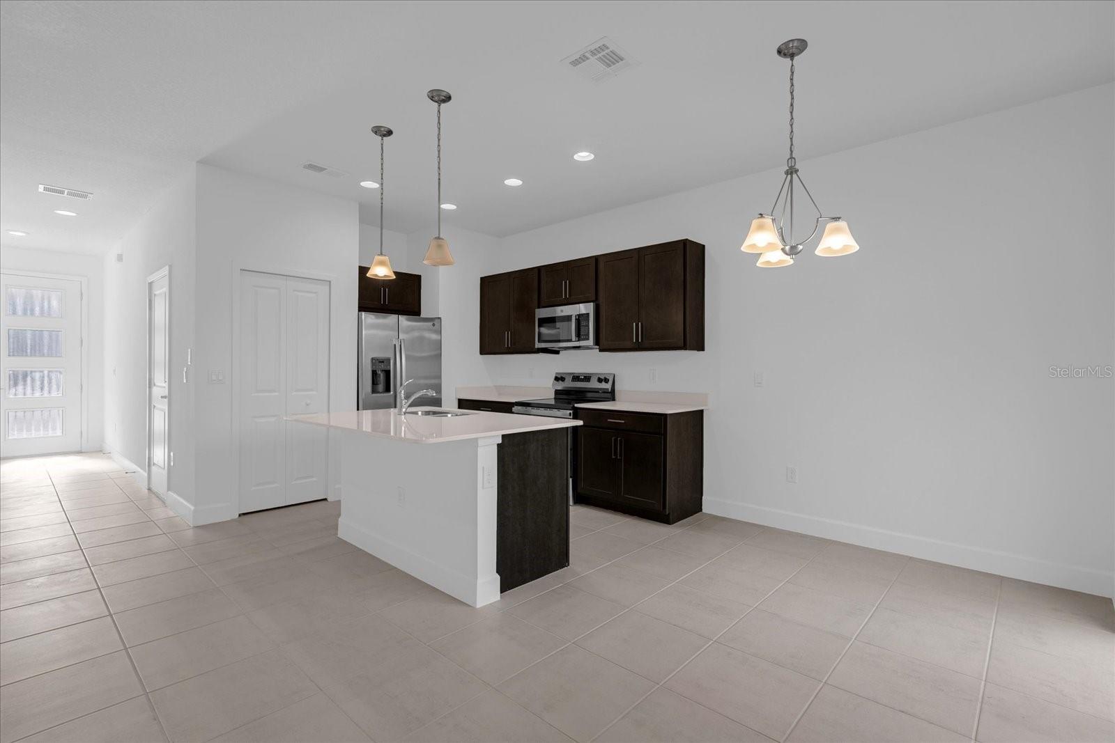 TOWNHOMES AT RIVERS EDGE - Residential Lease