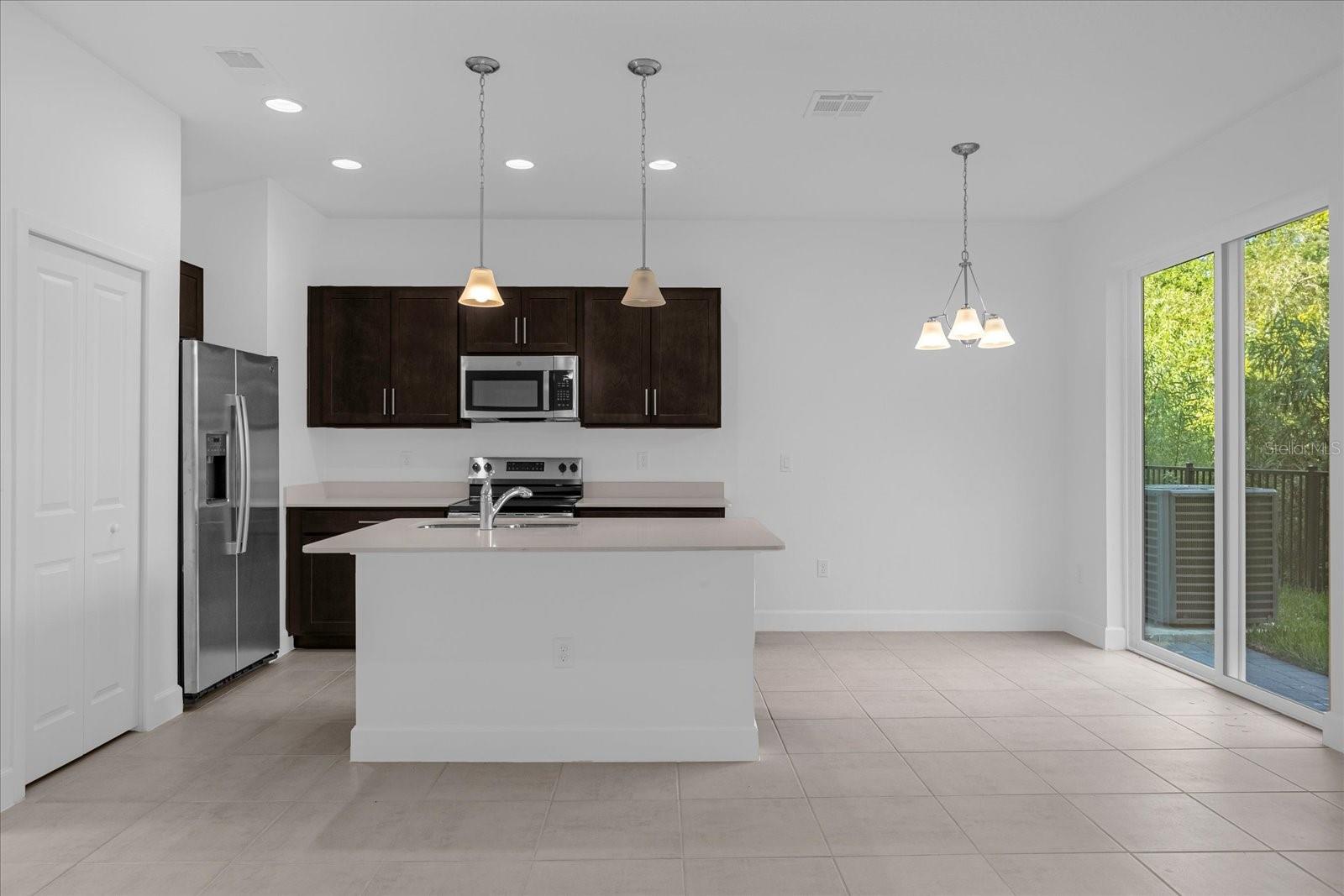 TOWNHOMES AT RIVERS EDGE - Residential Lease