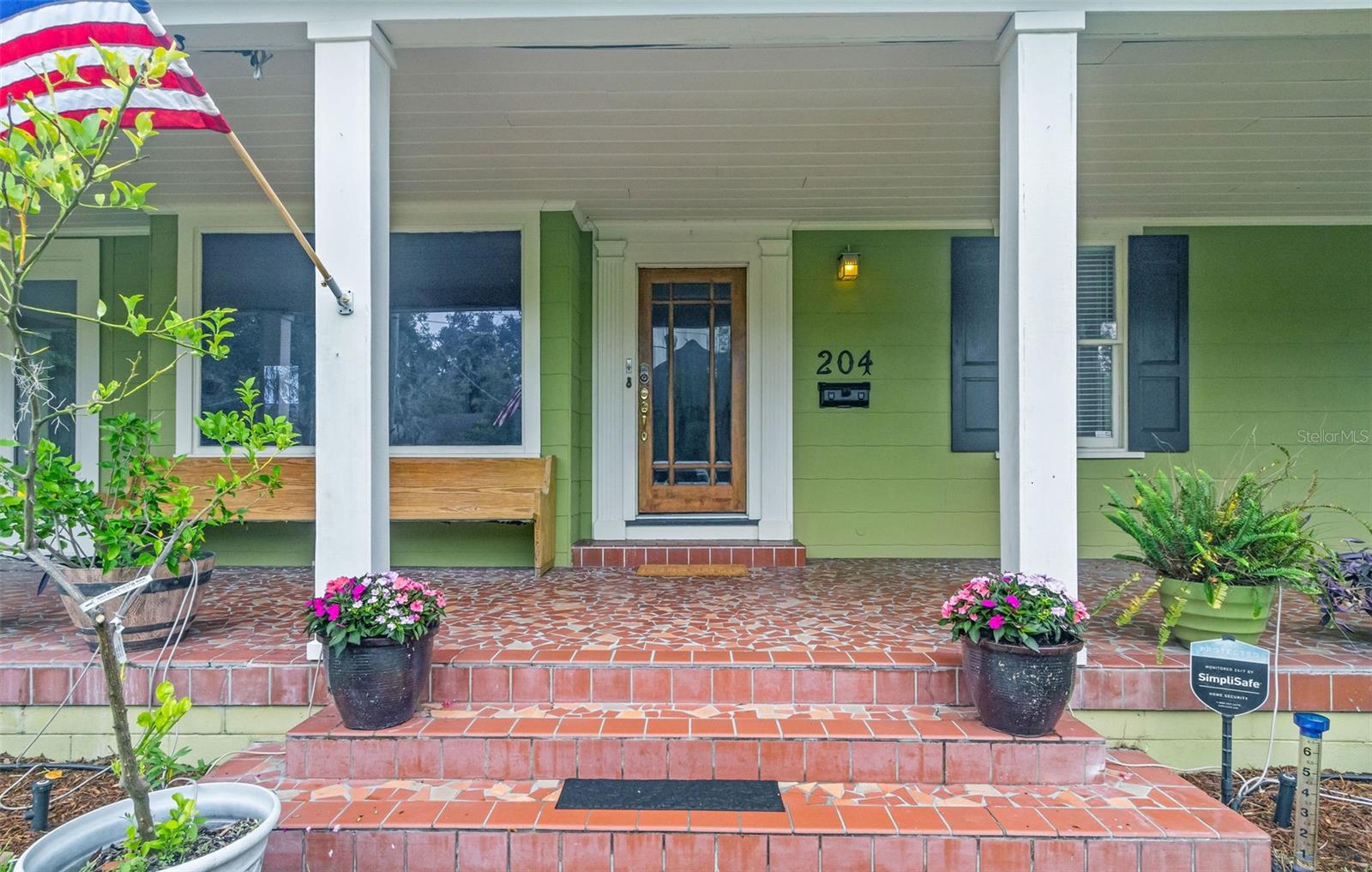 204 W CALHOUN STREET