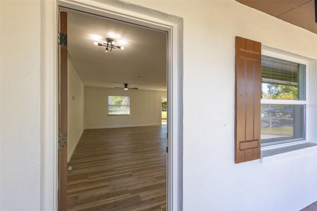 Photo of 1517 Hallam Court N, Lakeland, FL 33813 (MLS # L4964924)