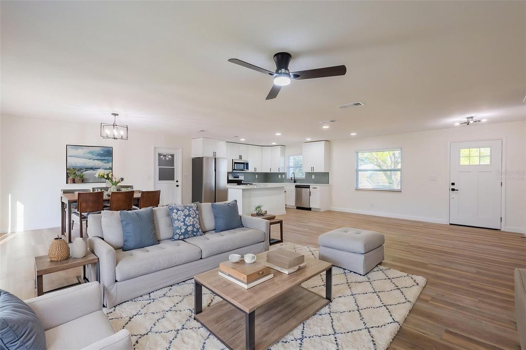 Photo of 1517 Hallam Court N, Lakeland, FL 33813 (MLS # L4964924)