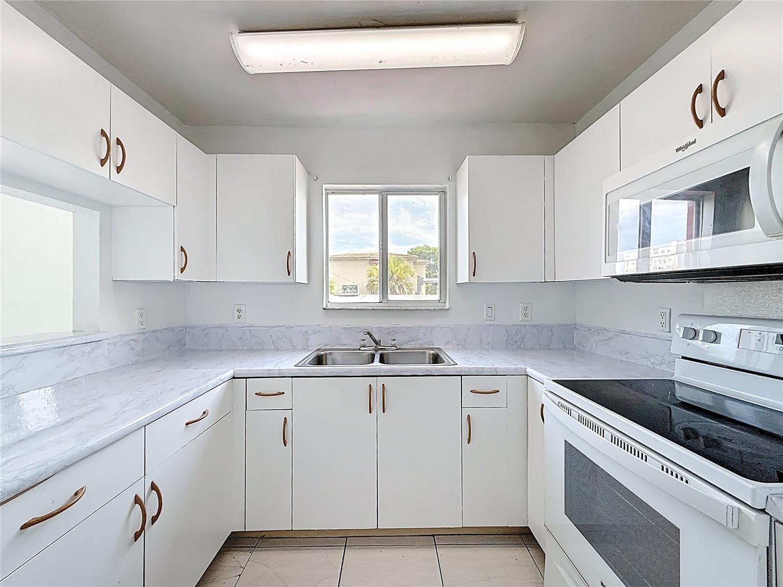 3817 NW 17TH AVENUE 10