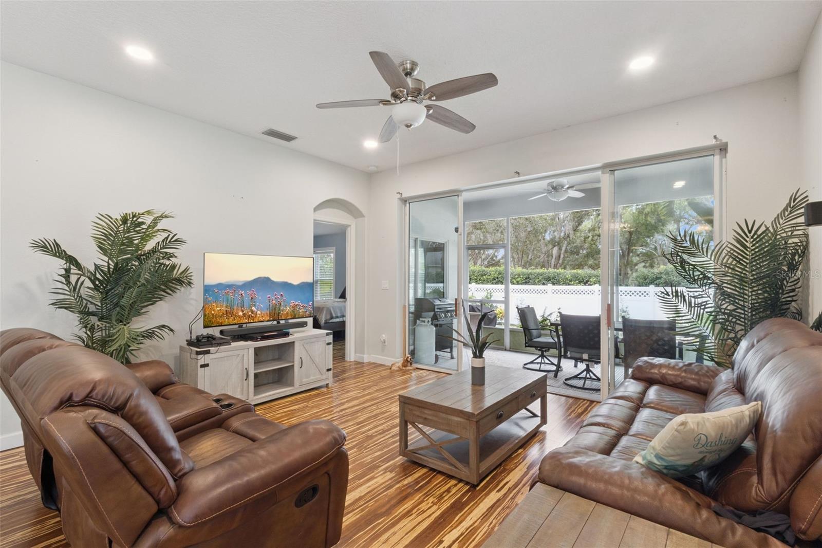 COTTAGES/SANDERS GROVE - Residential