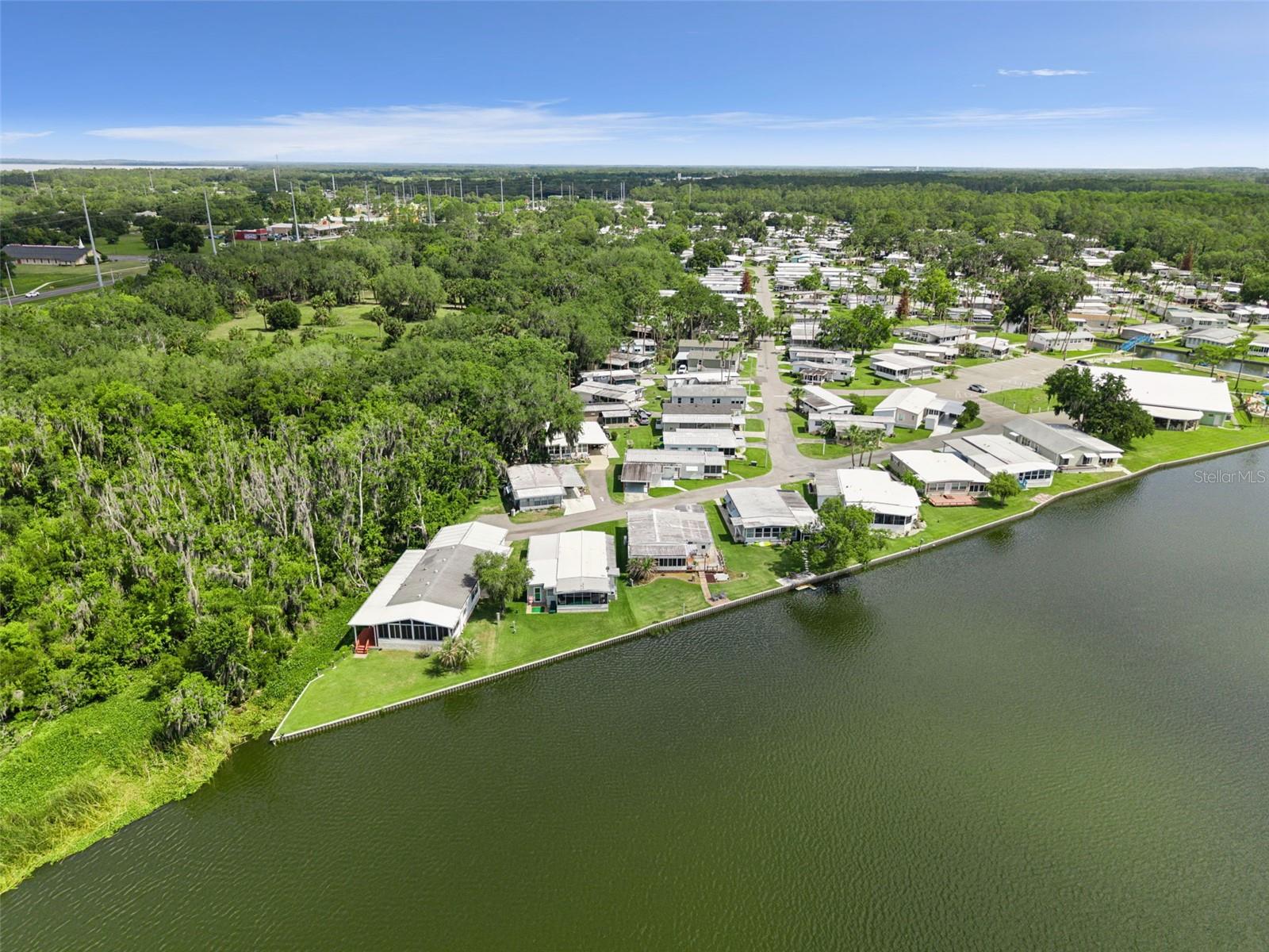 EUSTIS COUNTRY CLUB MANOR MHP UNIT 02A - Residential