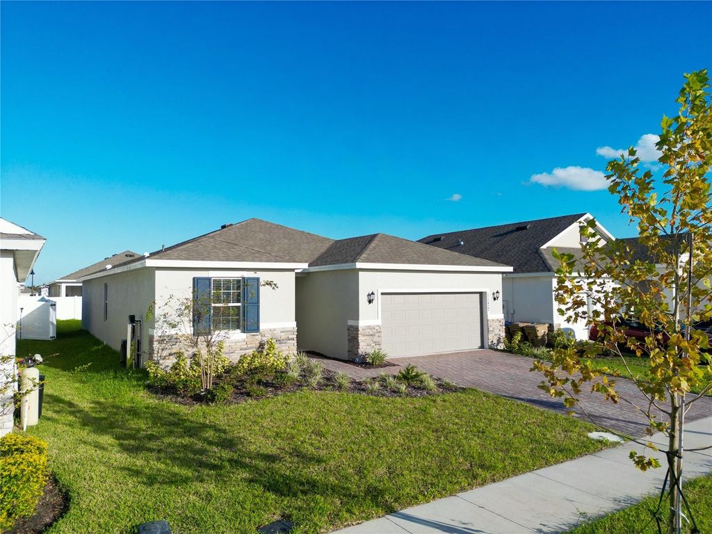 Photo of 1177 Fox Hedge Lane, Saint Cloud, FL 34771 (MLS # S5136265)