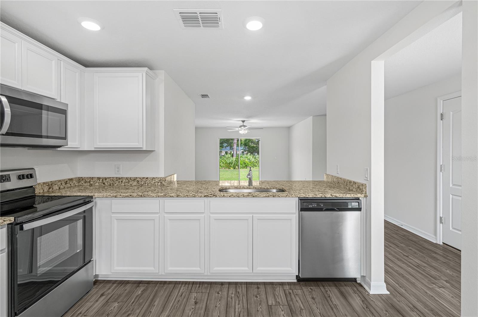 1 ZINNIA LANE E