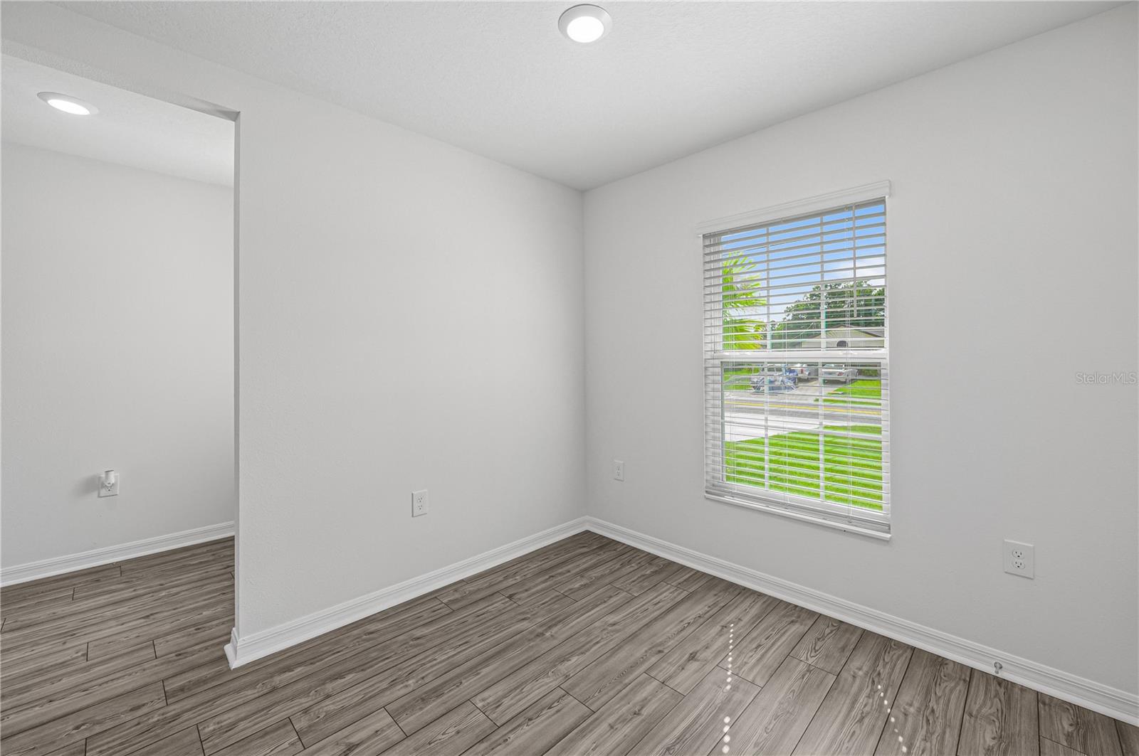 1 ZINNIA LANE E