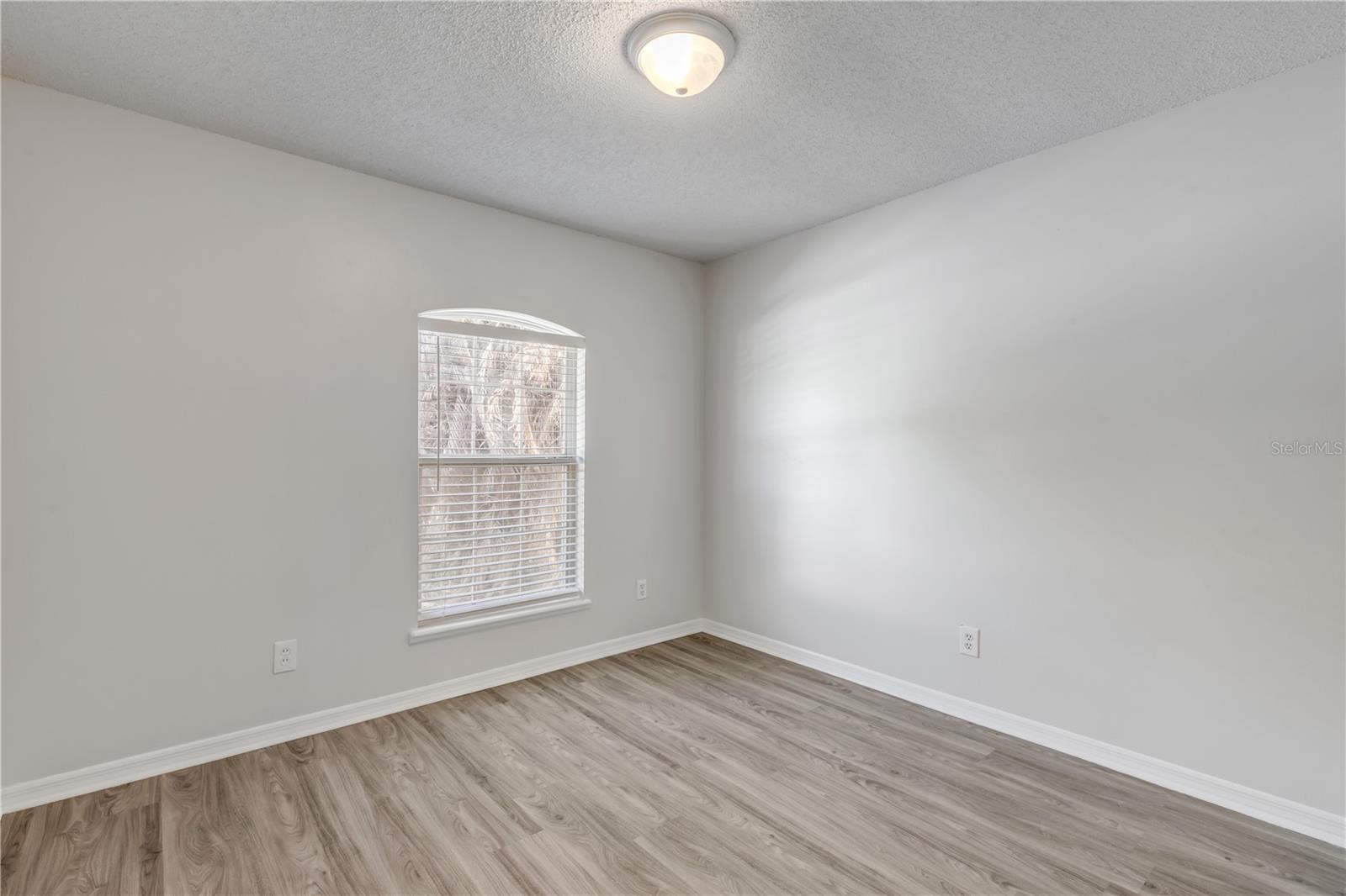 VALENCIA WOODS SECOND ADD - Residential