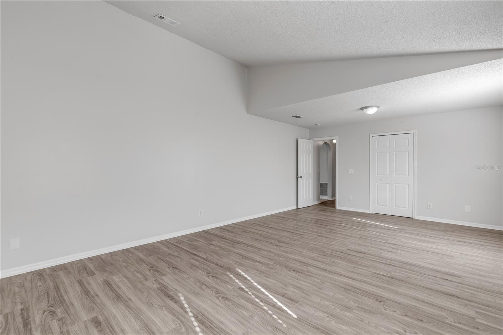 VALENCIA WOODS SECOND ADD - Residential