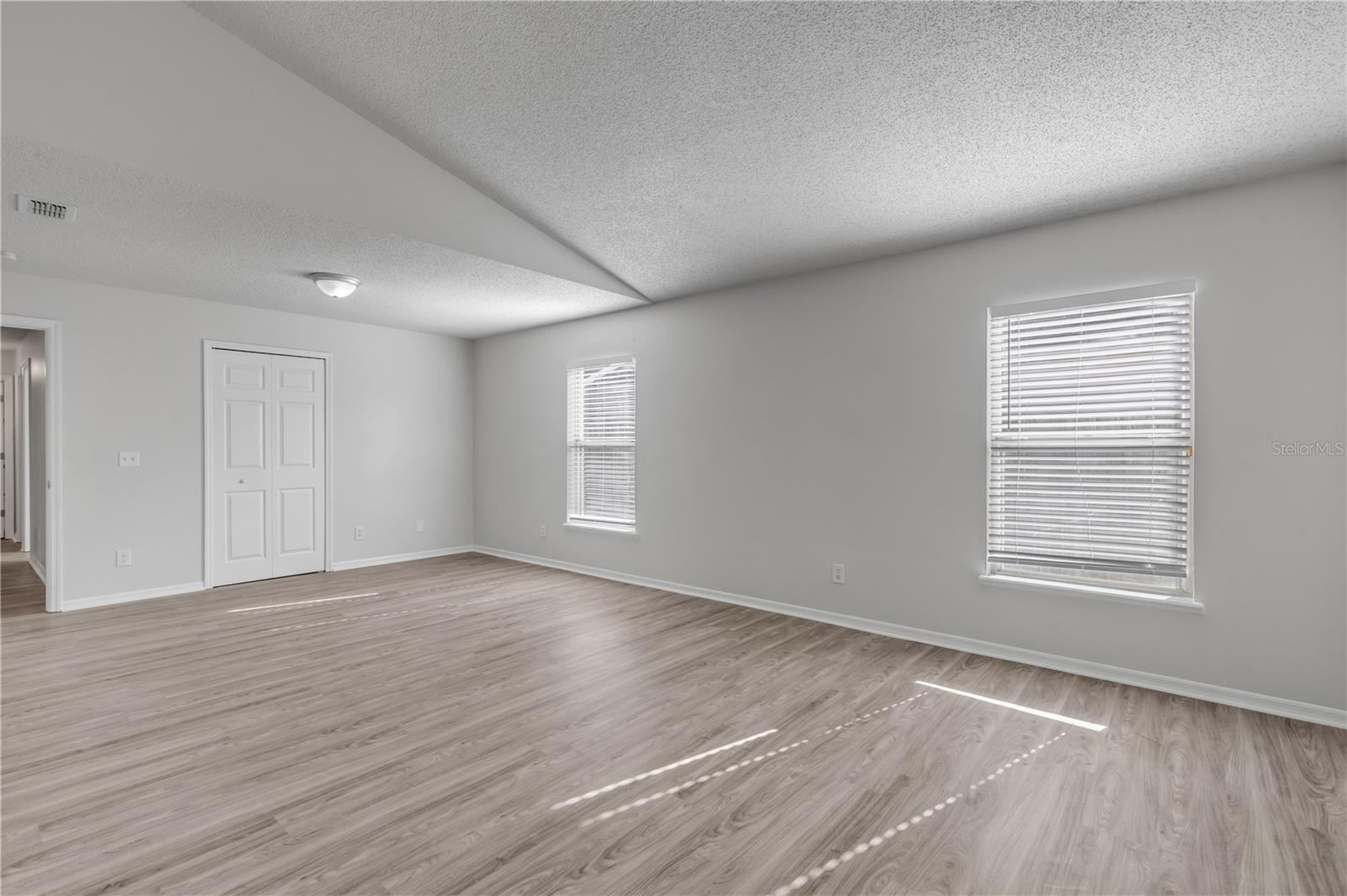 VALENCIA WOODS SECOND ADD - Residential