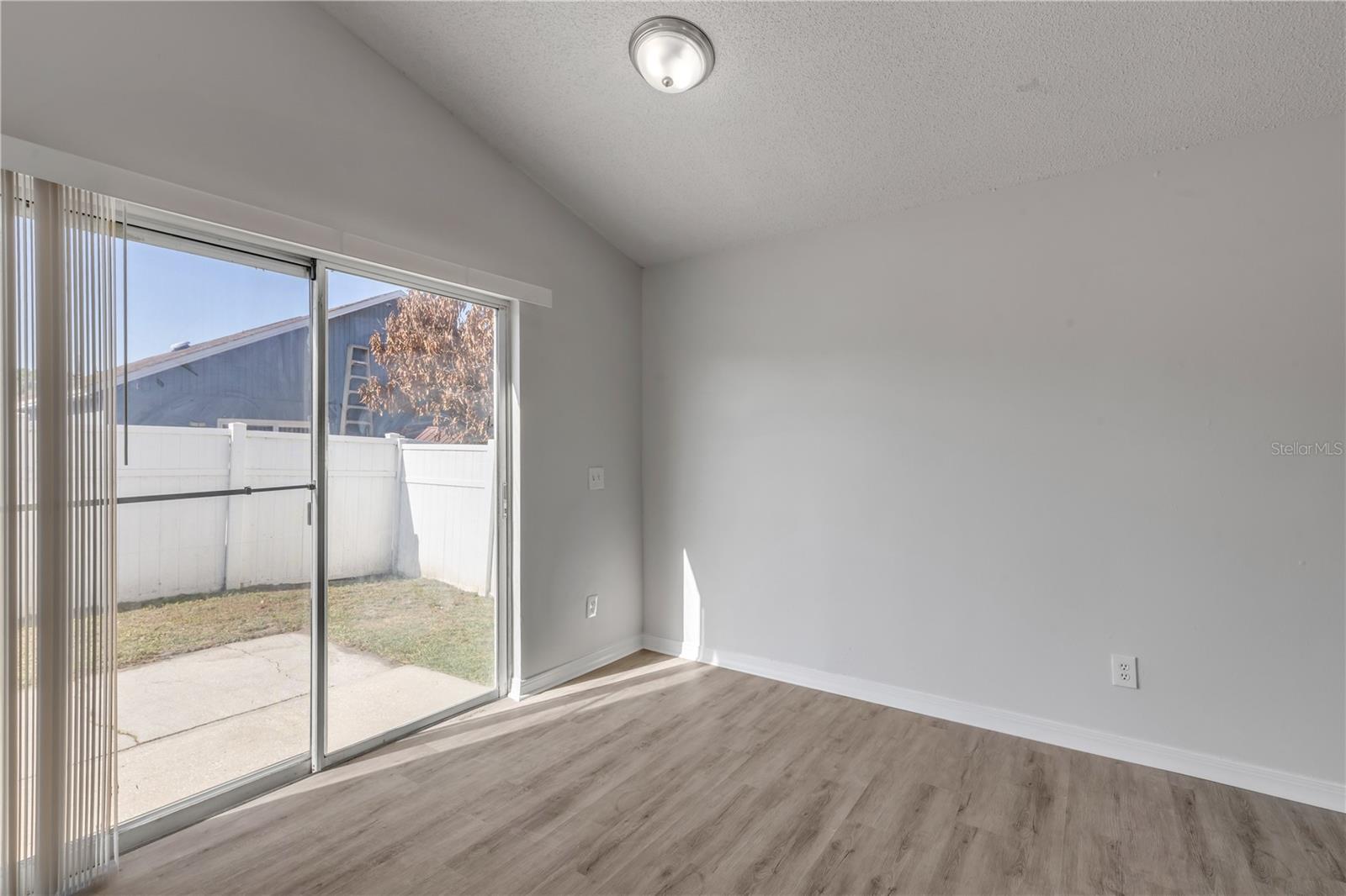 VALENCIA WOODS SECOND ADD - Residential