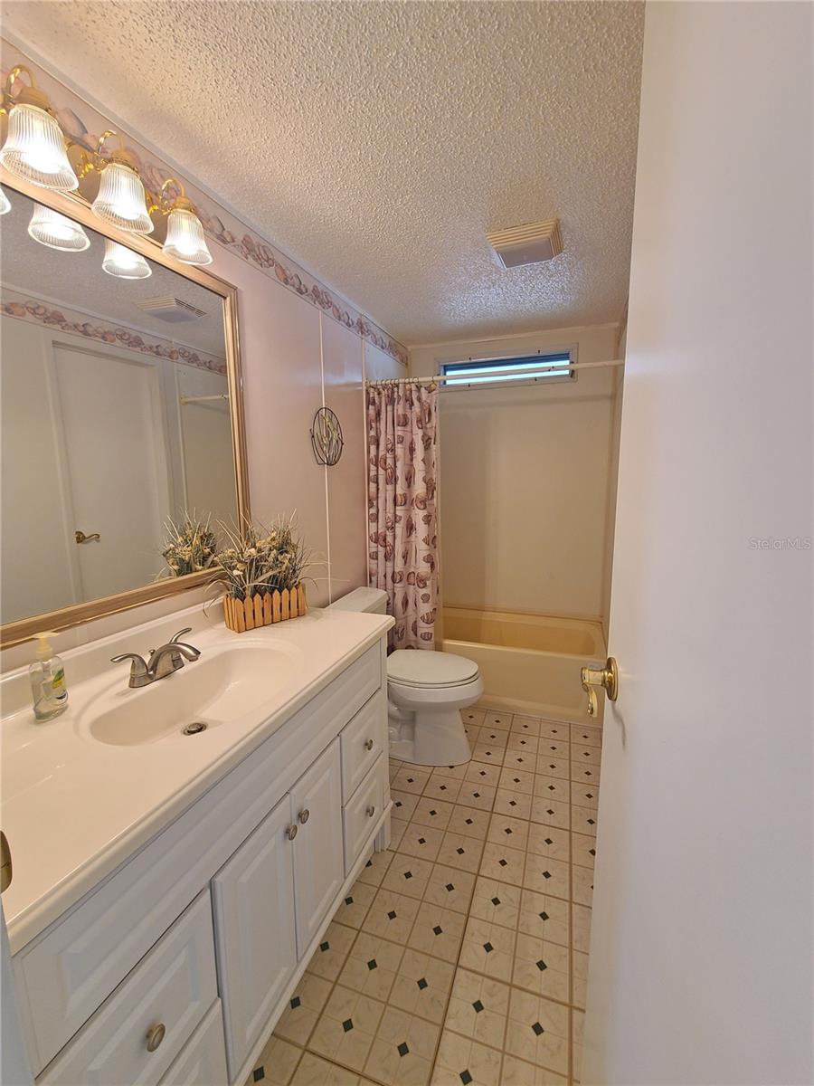 HEARITAGE WOOD N LAKES ESTATES - Residential