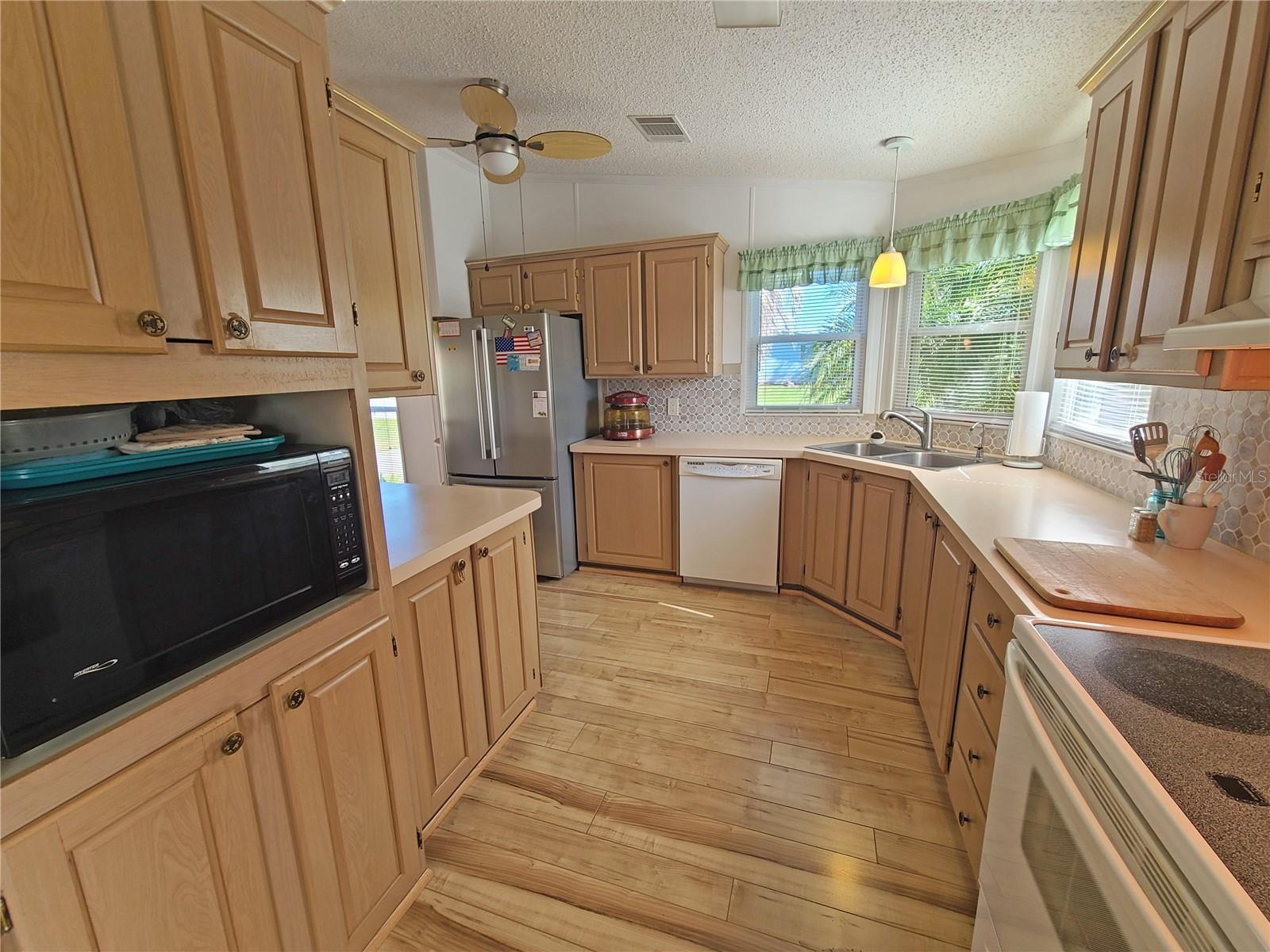 HEARITAGE WOOD N LAKES ESTATES - Residential