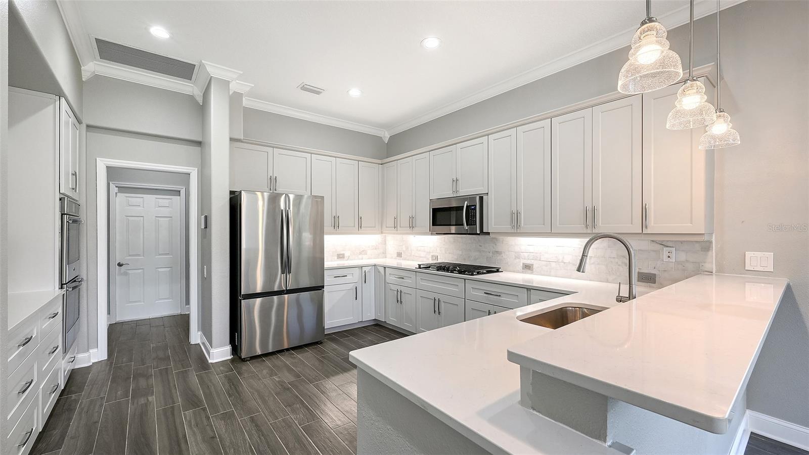 RIVER CLUB SOUTH SUBPHASE I - Residential Lease