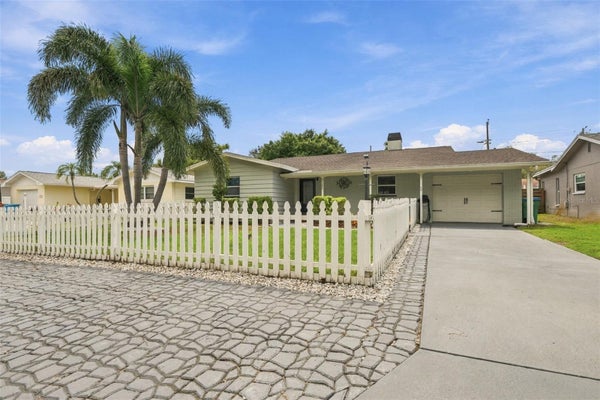 11084 102ND TER, LARGO, FL 33778 - Image 2bfe861c29f6d74a4d60ea574f1cf504/4072595676