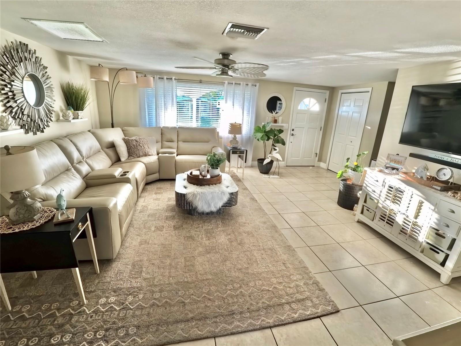 LEISURE BEACH - Residential