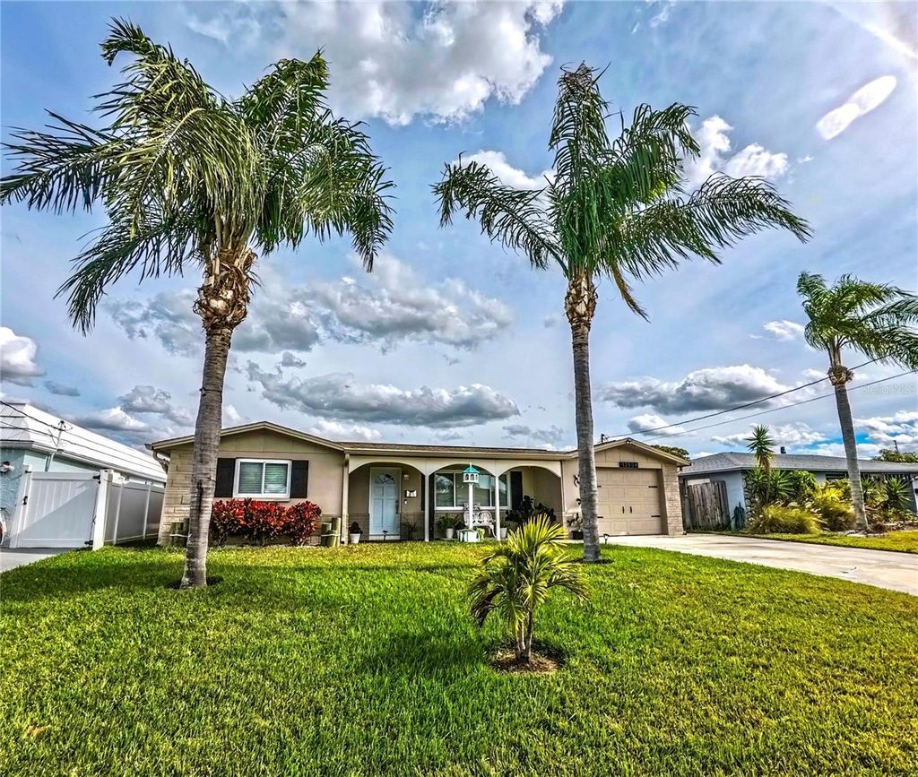 Photo of 12804 2nd Isle, Hudson, FL 34667 (MLS # TB8463093)