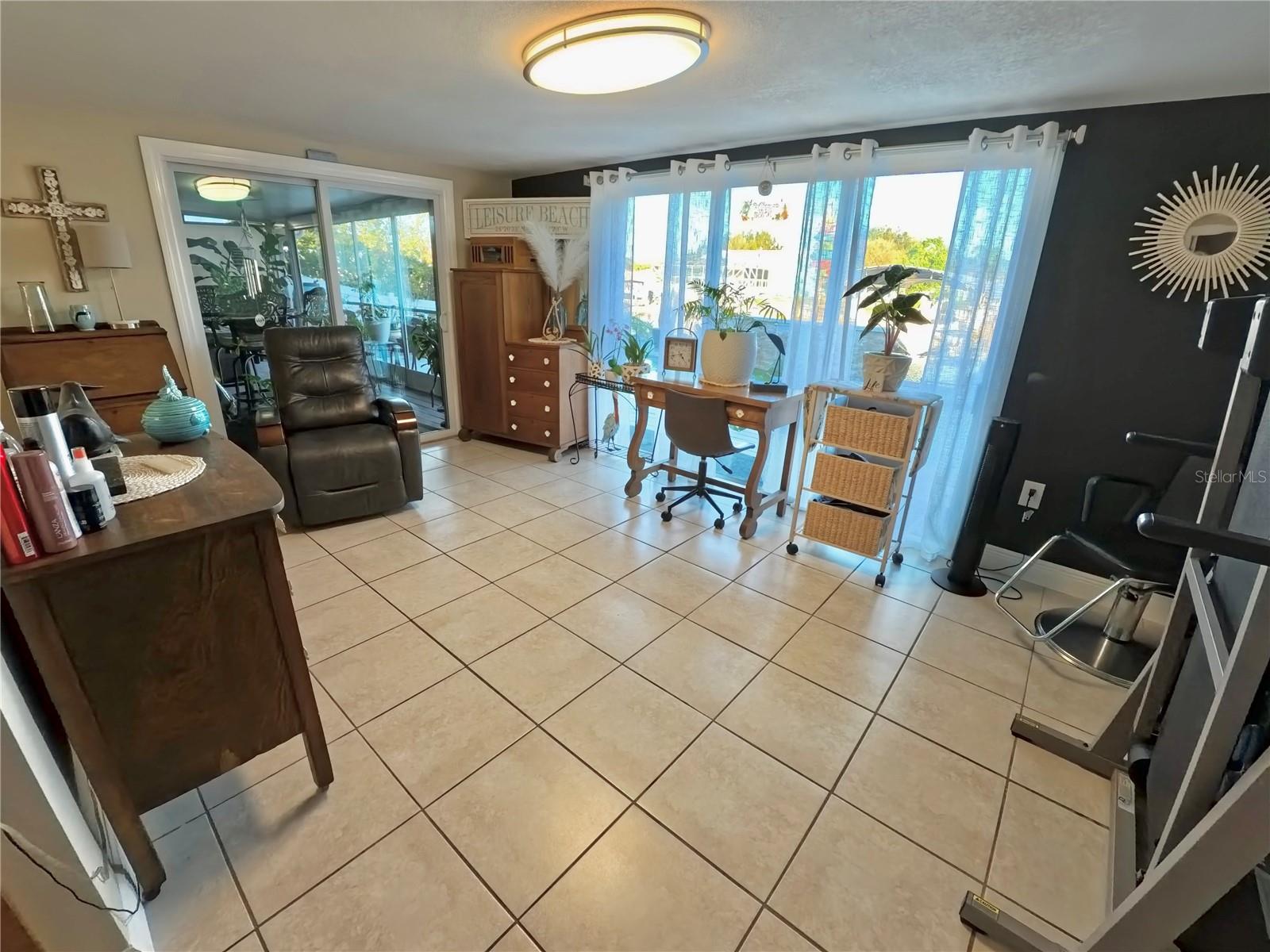 LEISURE BEACH - Residential