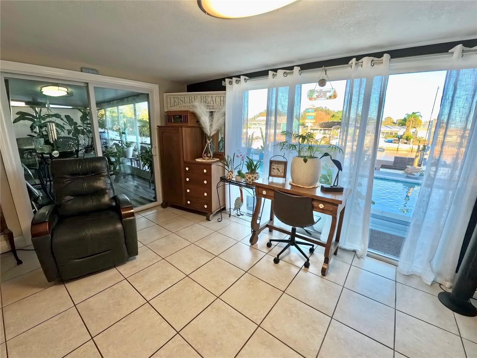 LEISURE BEACH - Residential