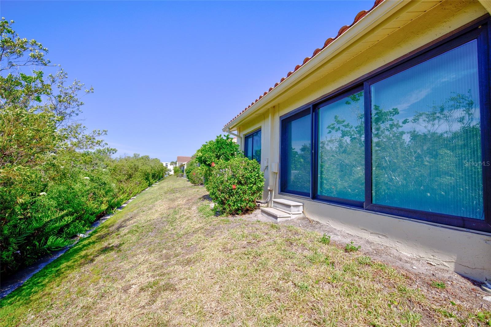 IMPERIAL POINT CONDO - Residential