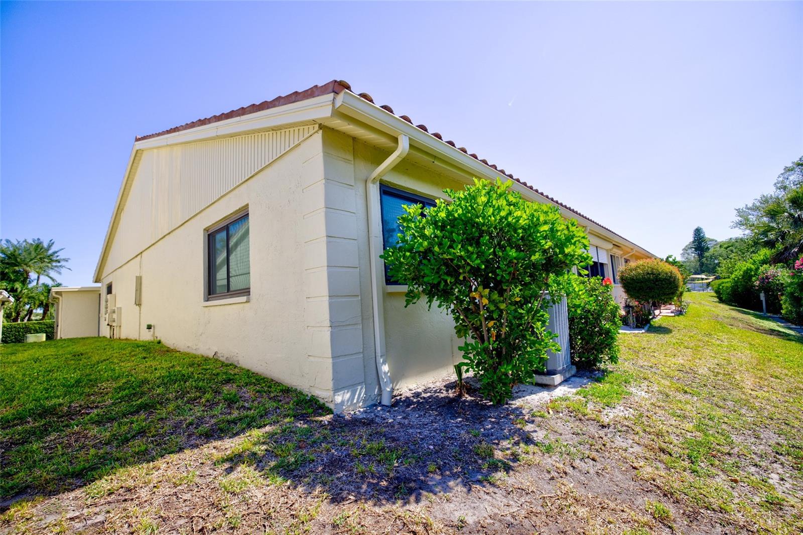 IMPERIAL POINT CONDO - Residential