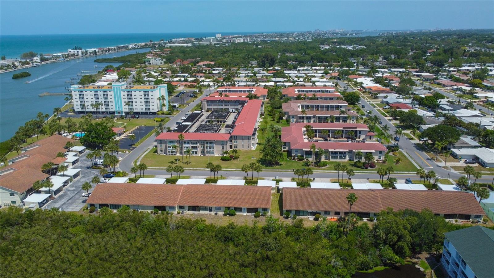 IMPERIAL POINT CONDO - Residential