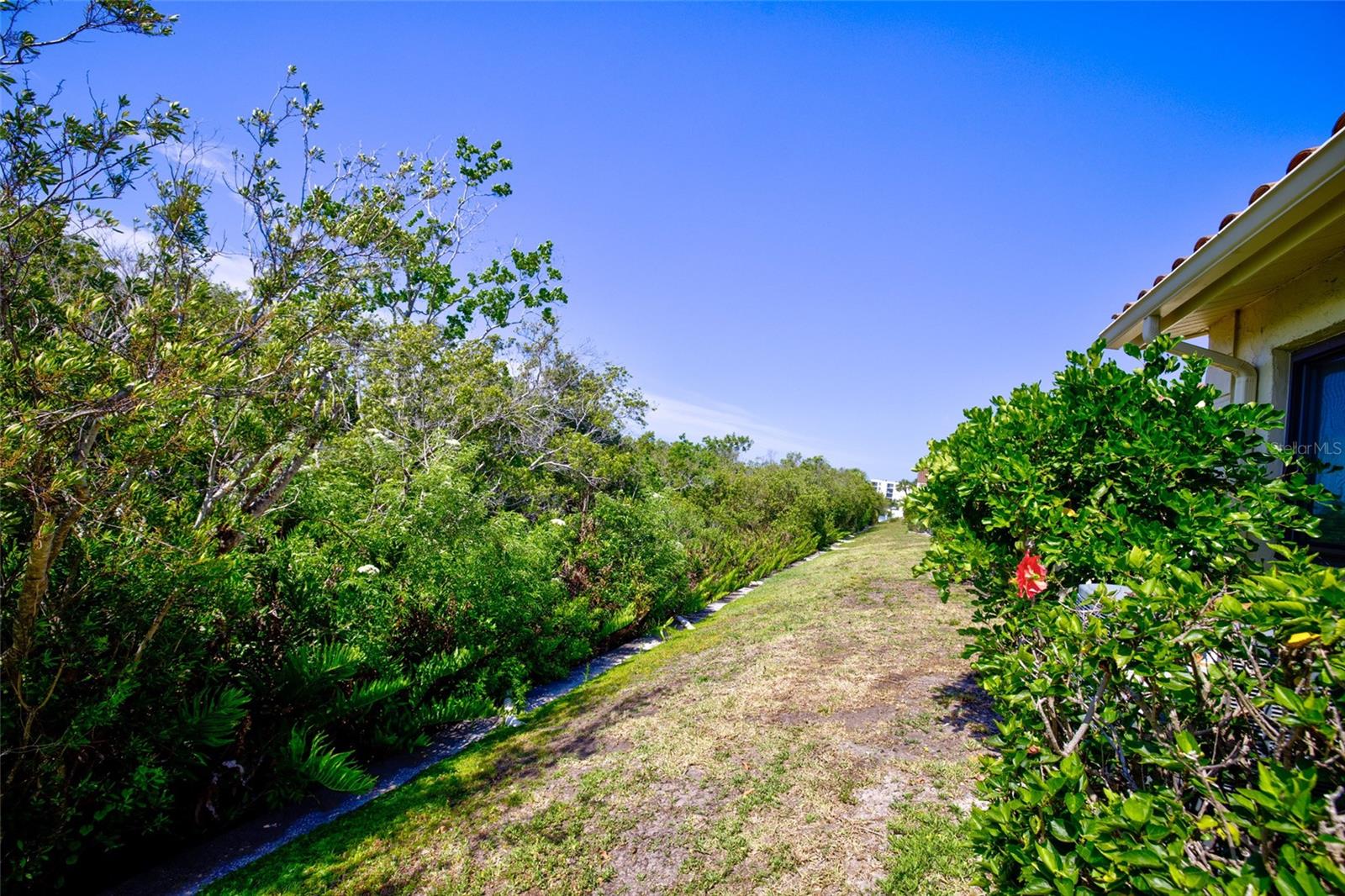 IMPERIAL POINT CONDO - Residential