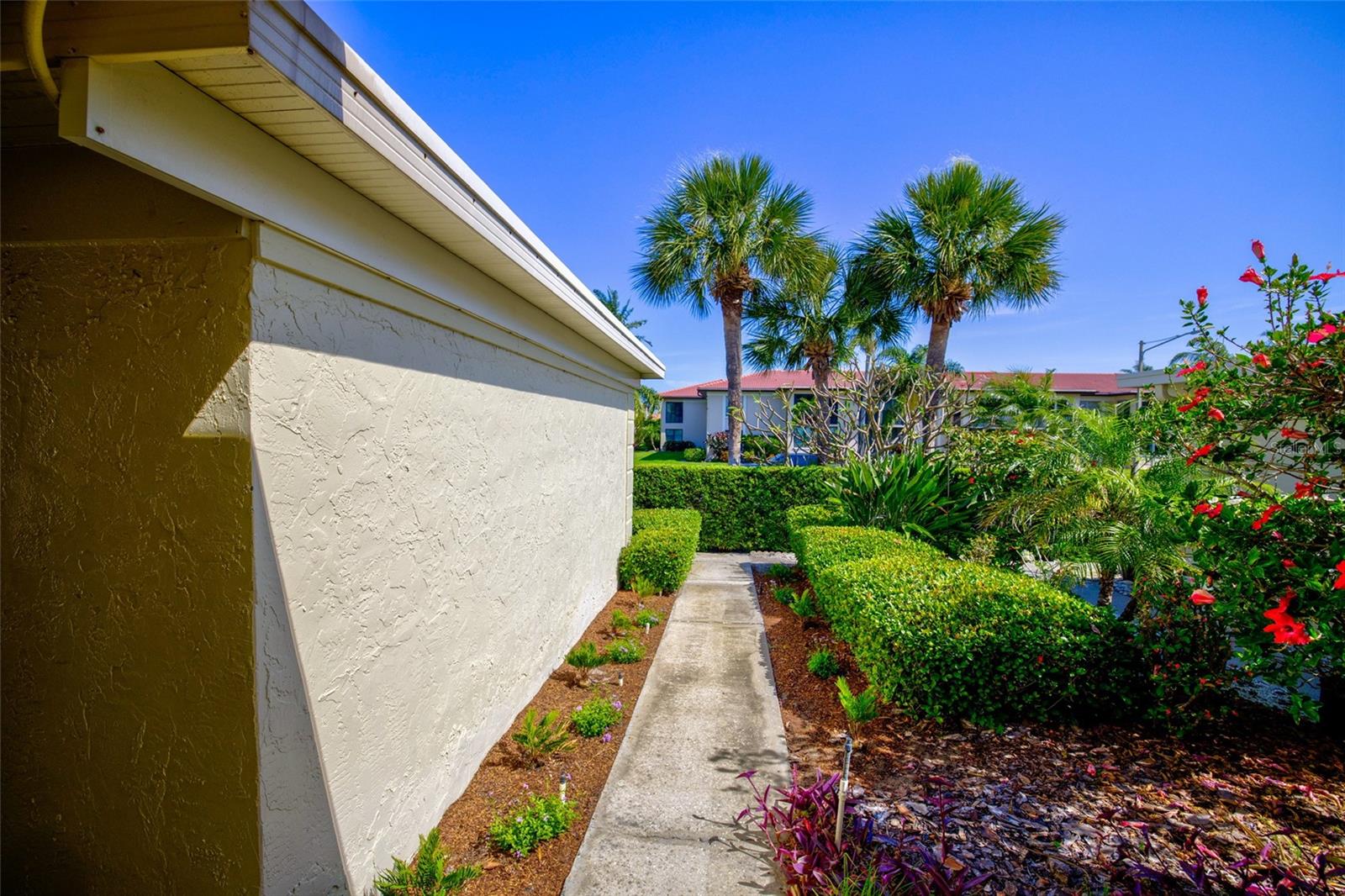 IMPERIAL POINT CONDO - Residential