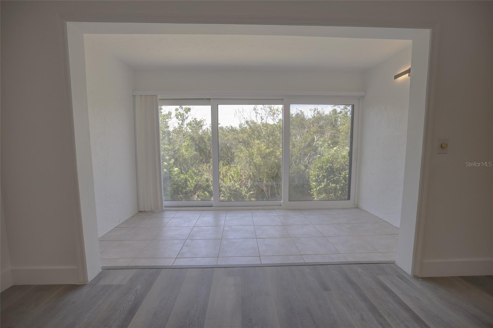 IMPERIAL POINT CONDO - Residential