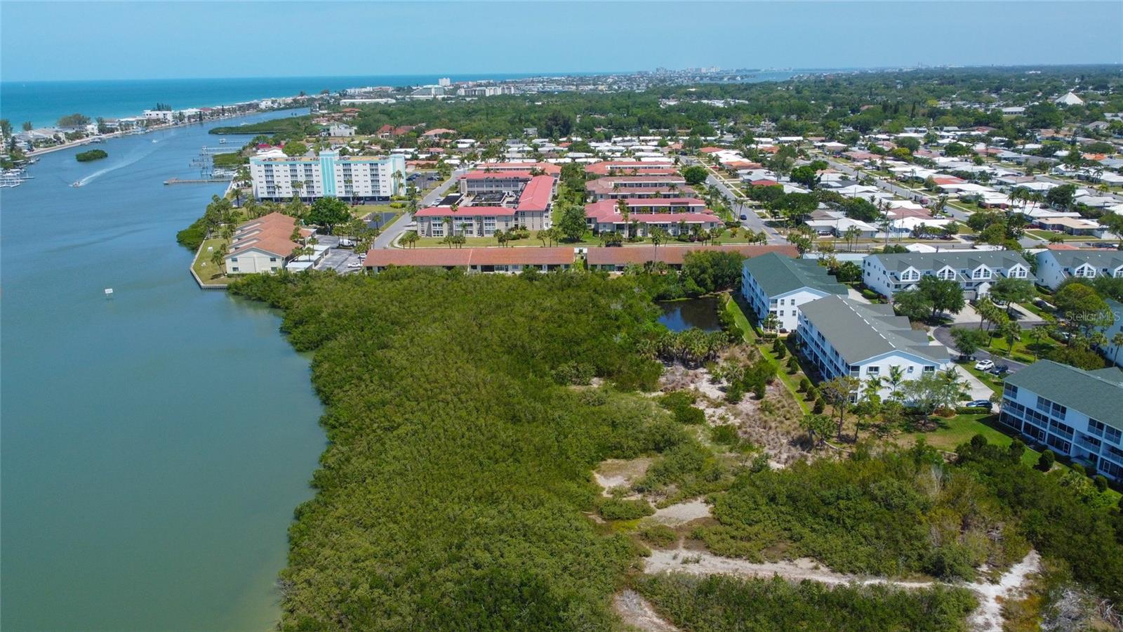 IMPERIAL POINT CONDO - Residential