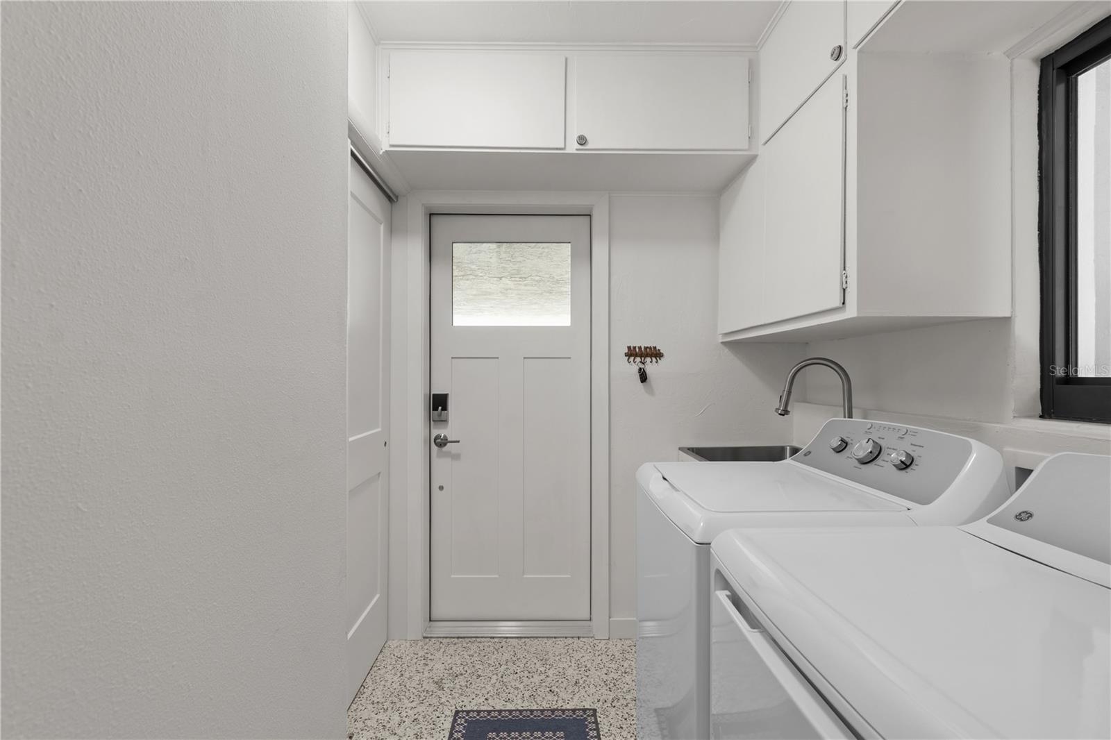 SIESTA REV OF - Residential